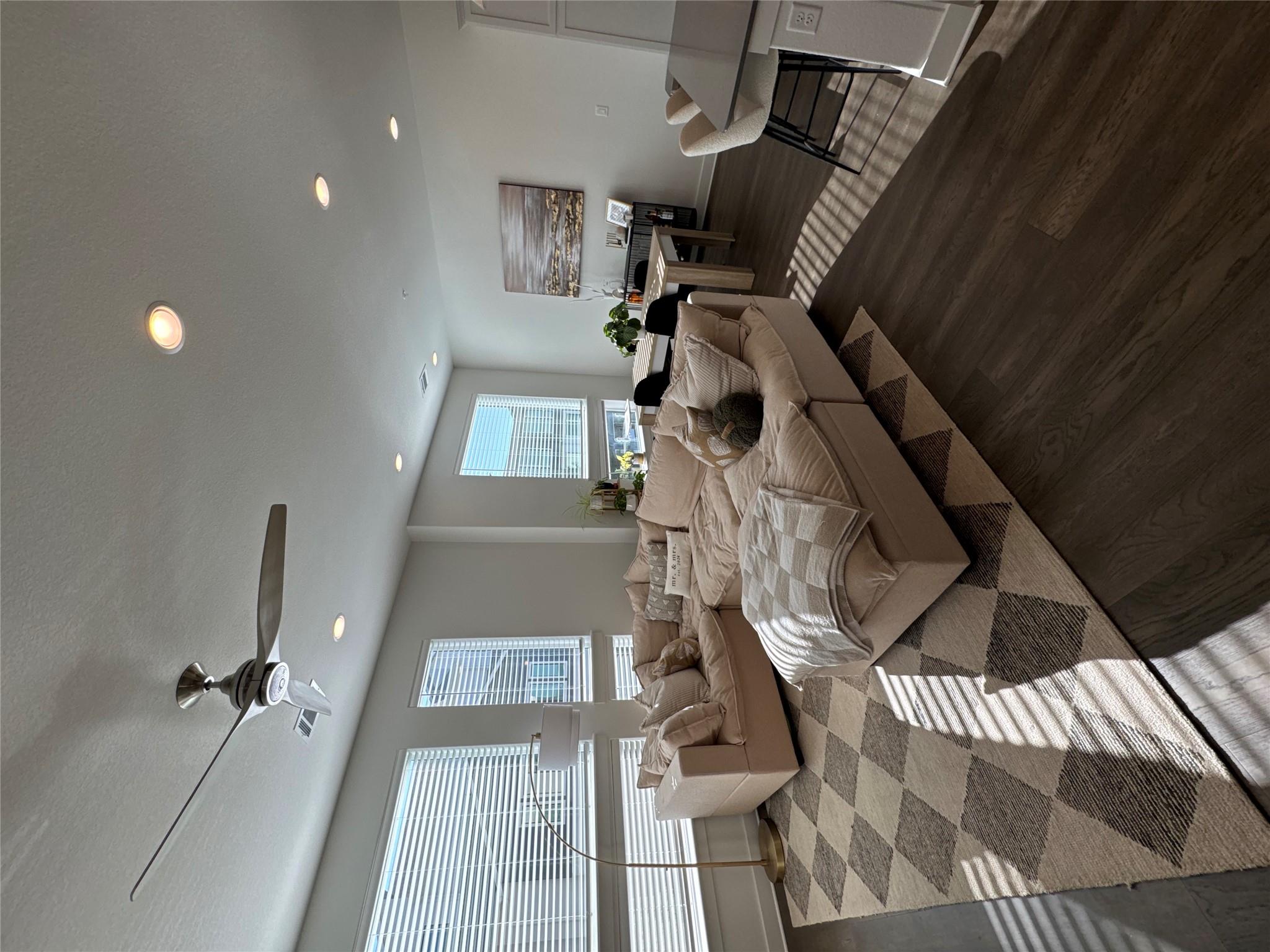 2050 Lohmans Spur # 702, Lakeway, TX 78734