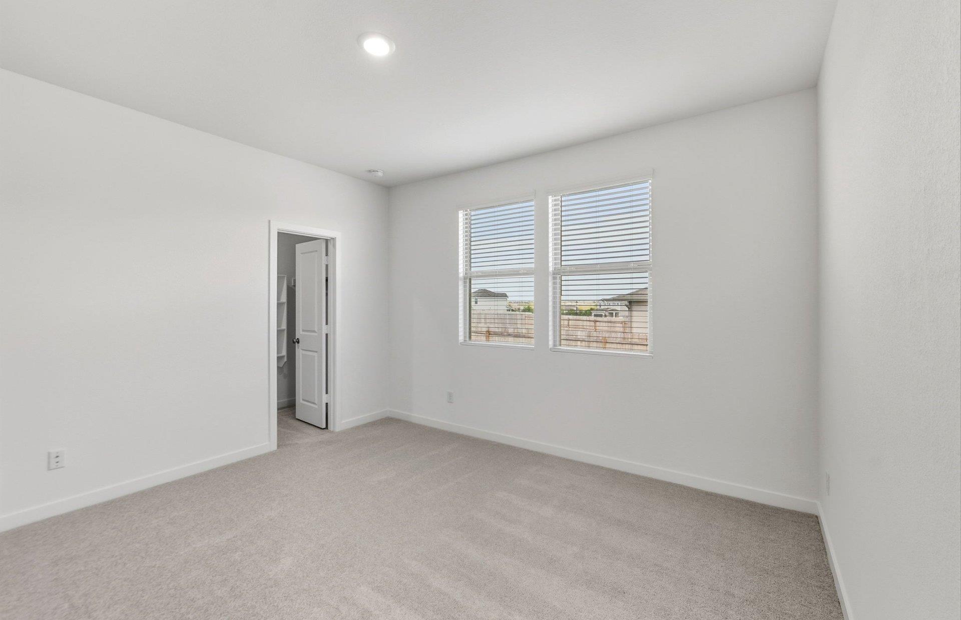 408 Paradise Canyon Dr, Jarrell, TX 76537