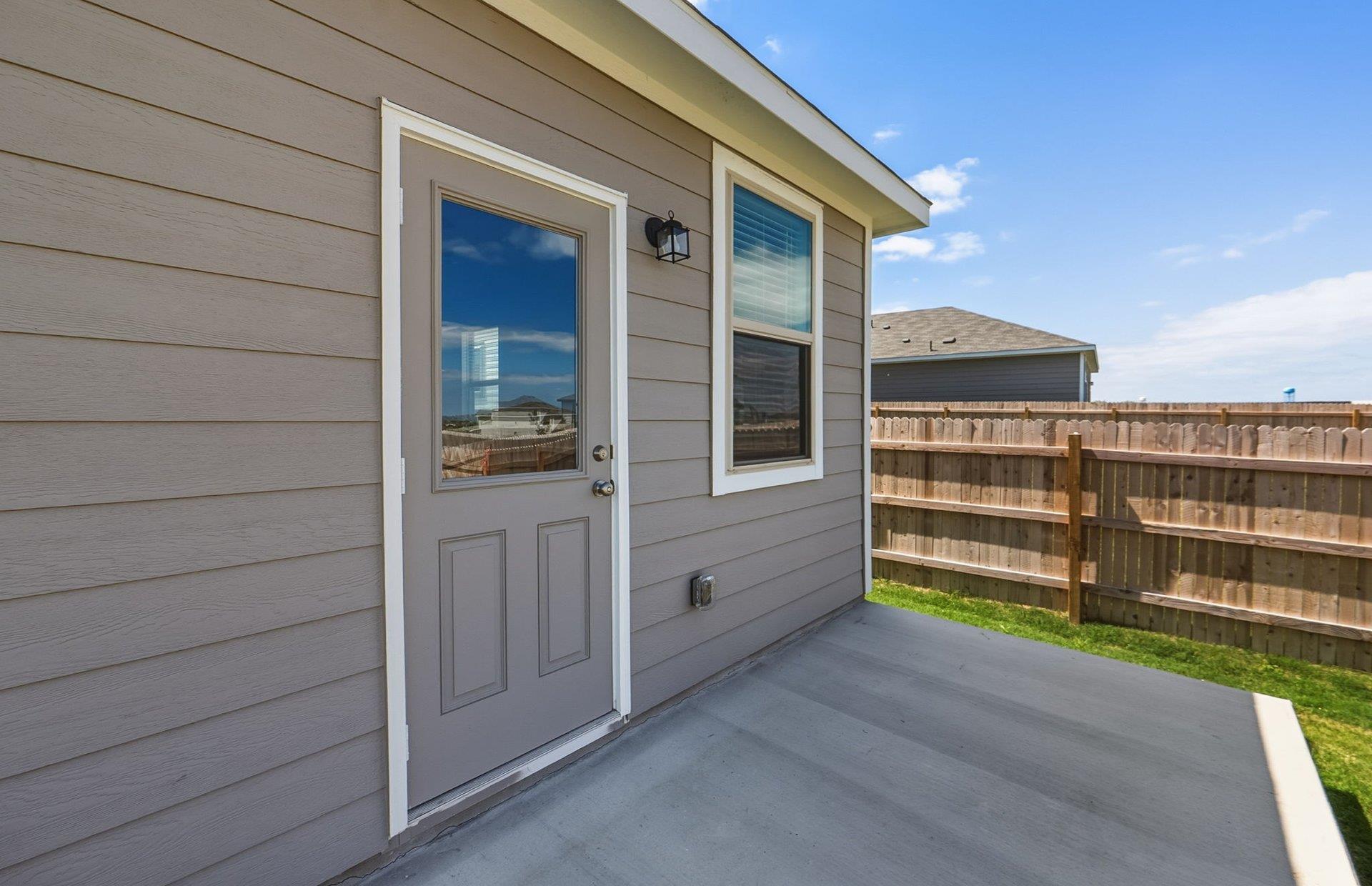 408 Paradise Canyon Dr, Jarrell, TX 76537