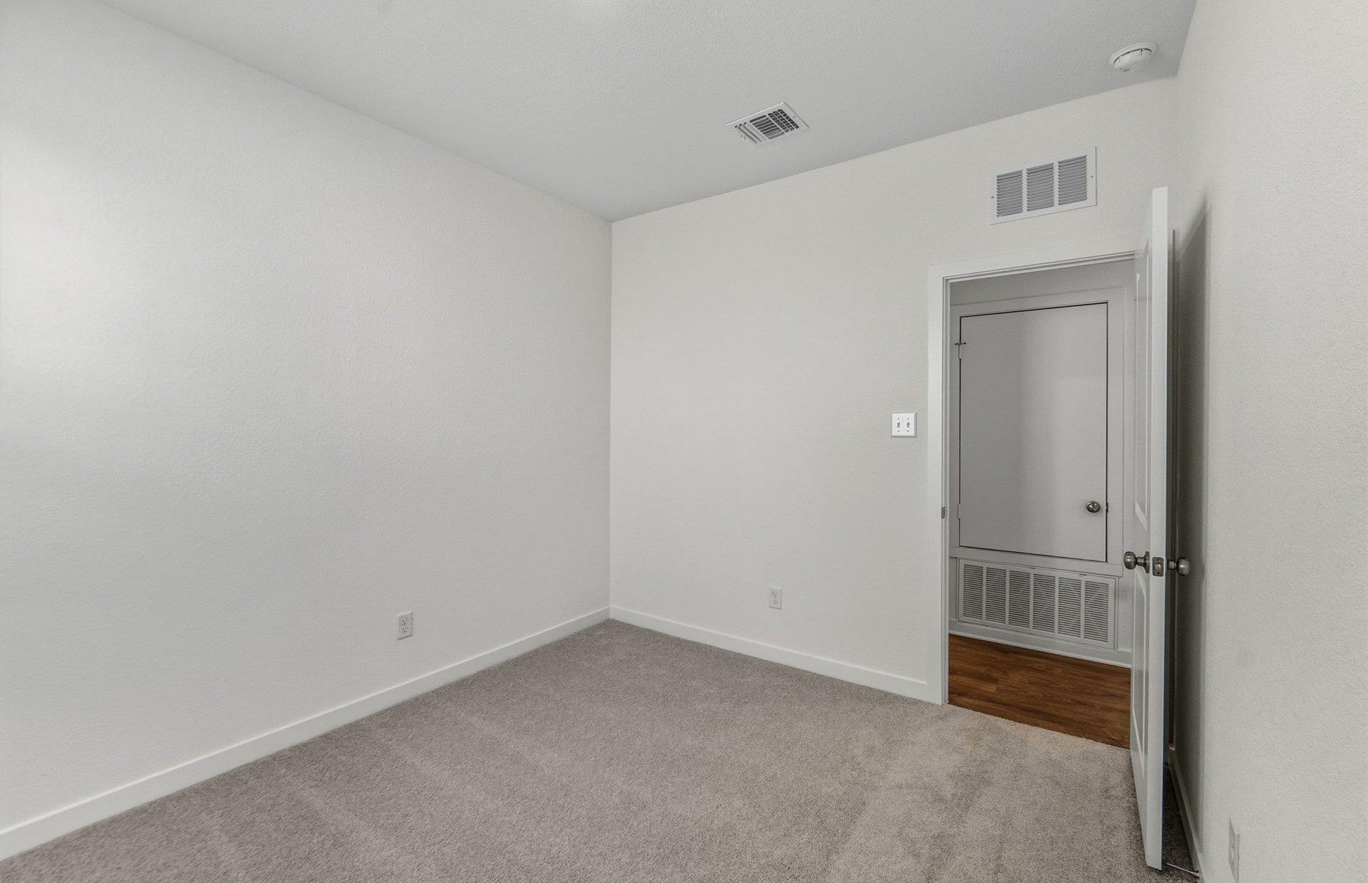 408 Paradise Canyon Dr, Jarrell, TX 76537