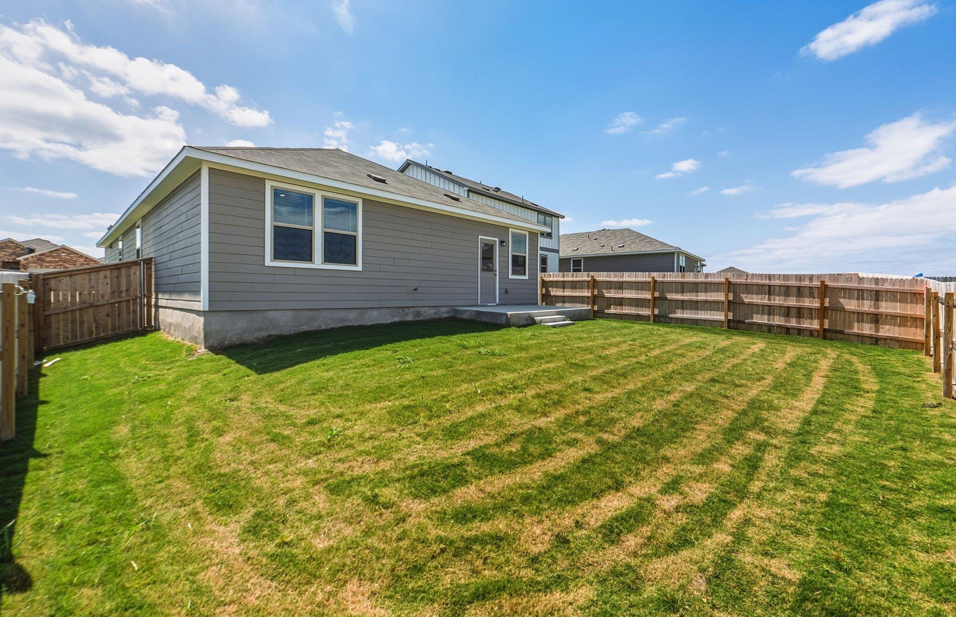 408 Paradise Canyon Dr, Jarrell, TX 76537