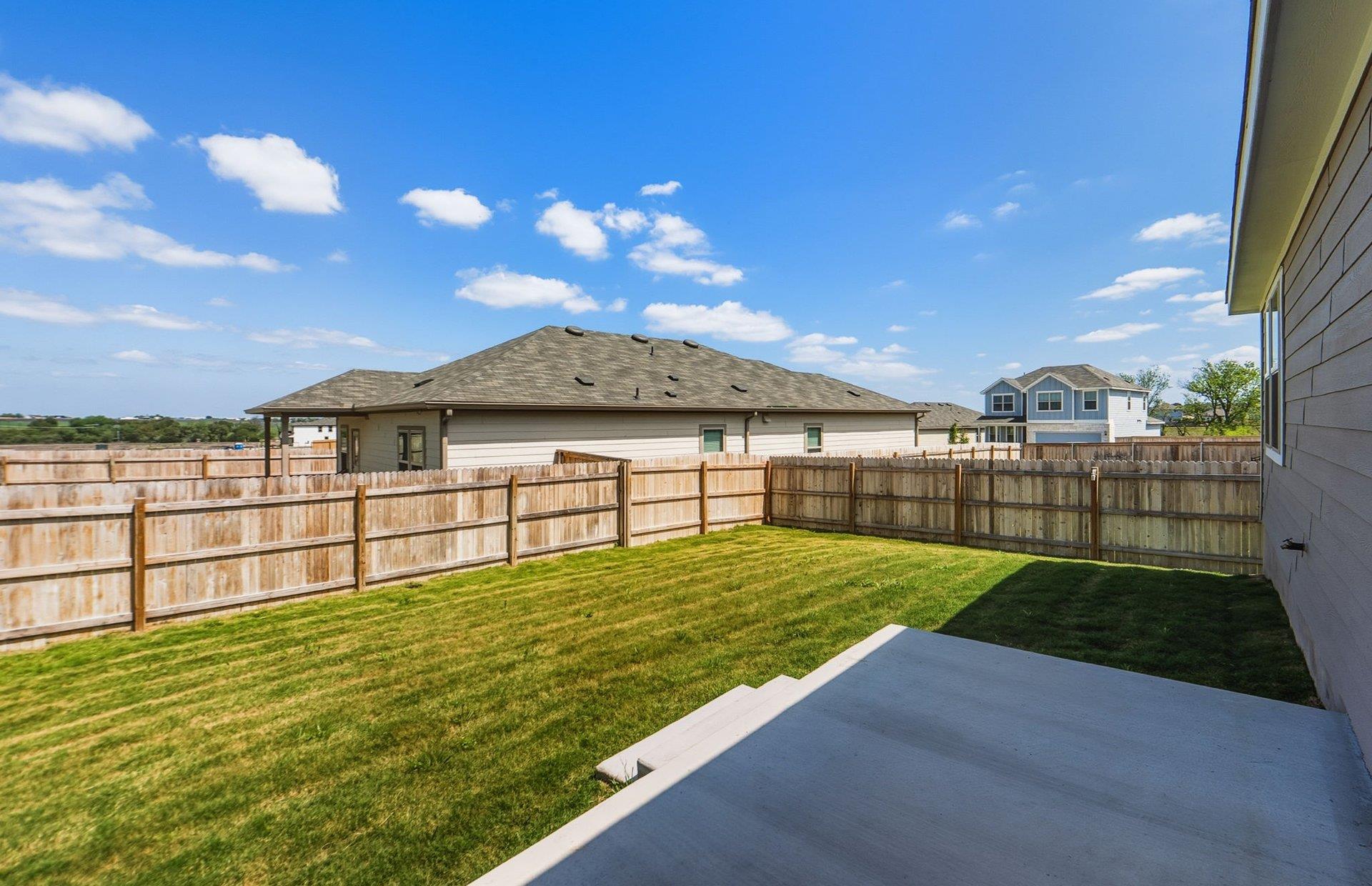 408 Paradise Canyon Dr, Jarrell, TX 76537