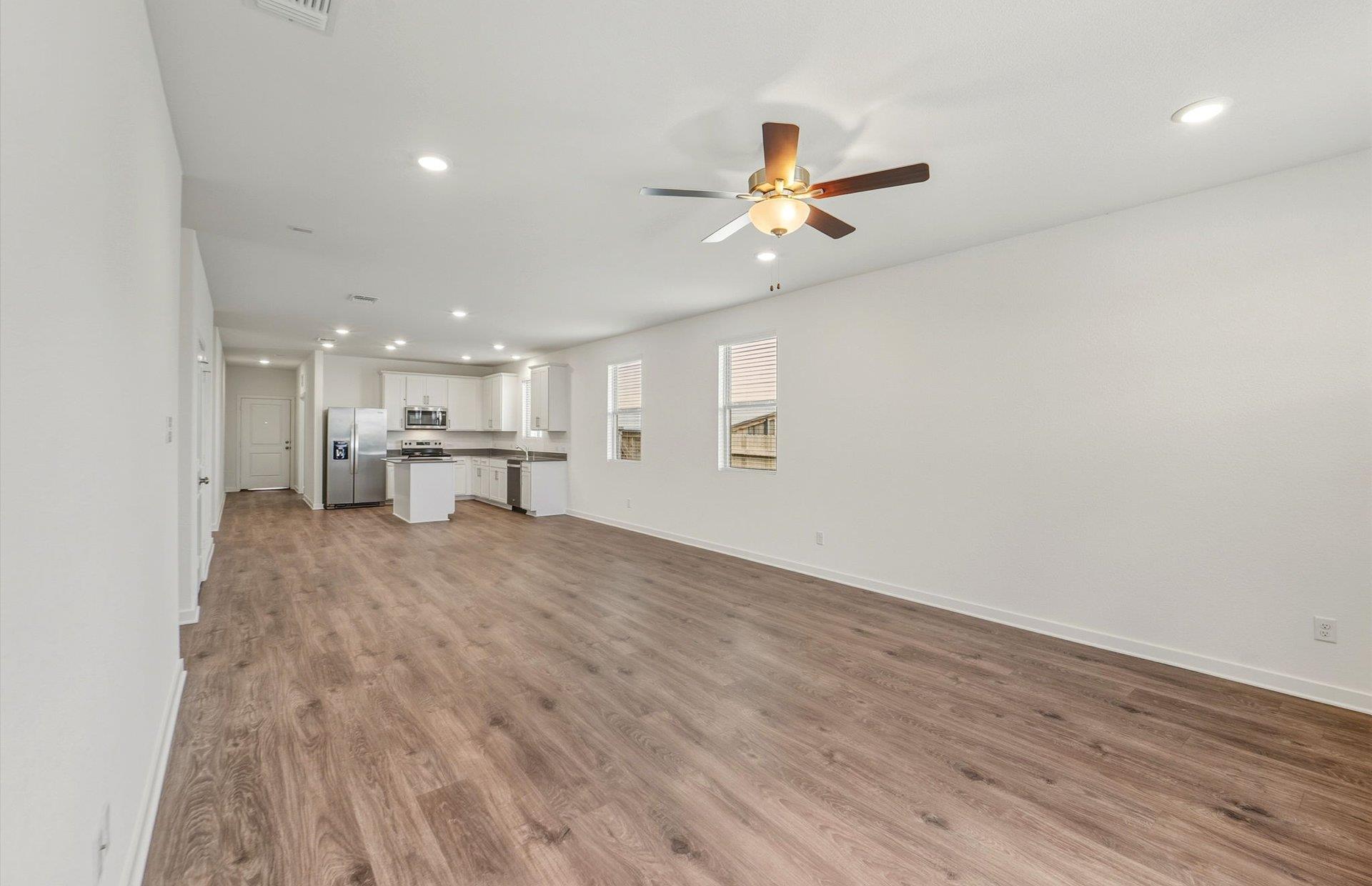 408 Paradise Canyon Dr, Jarrell, TX 76537