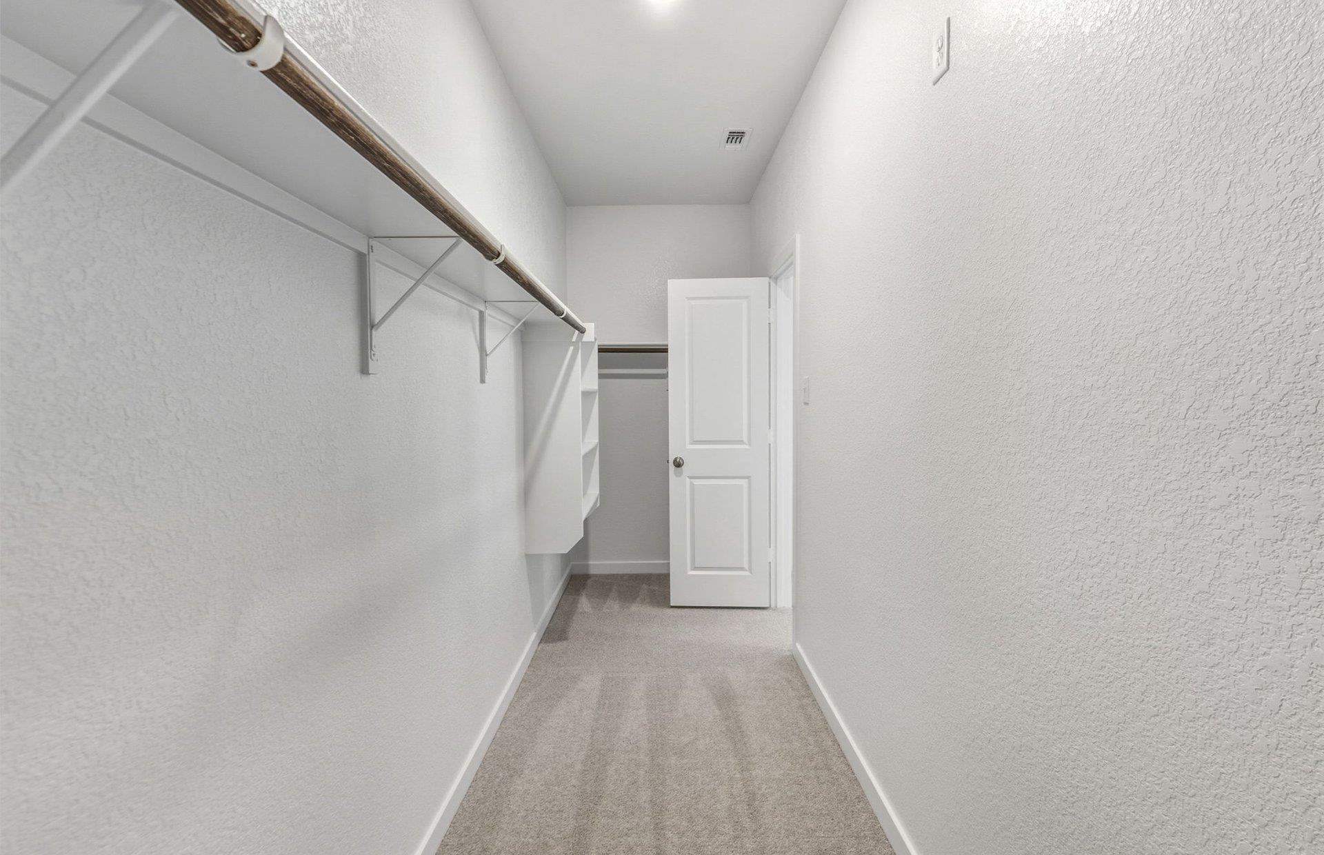 408 Paradise Canyon Dr, Jarrell, TX 76537