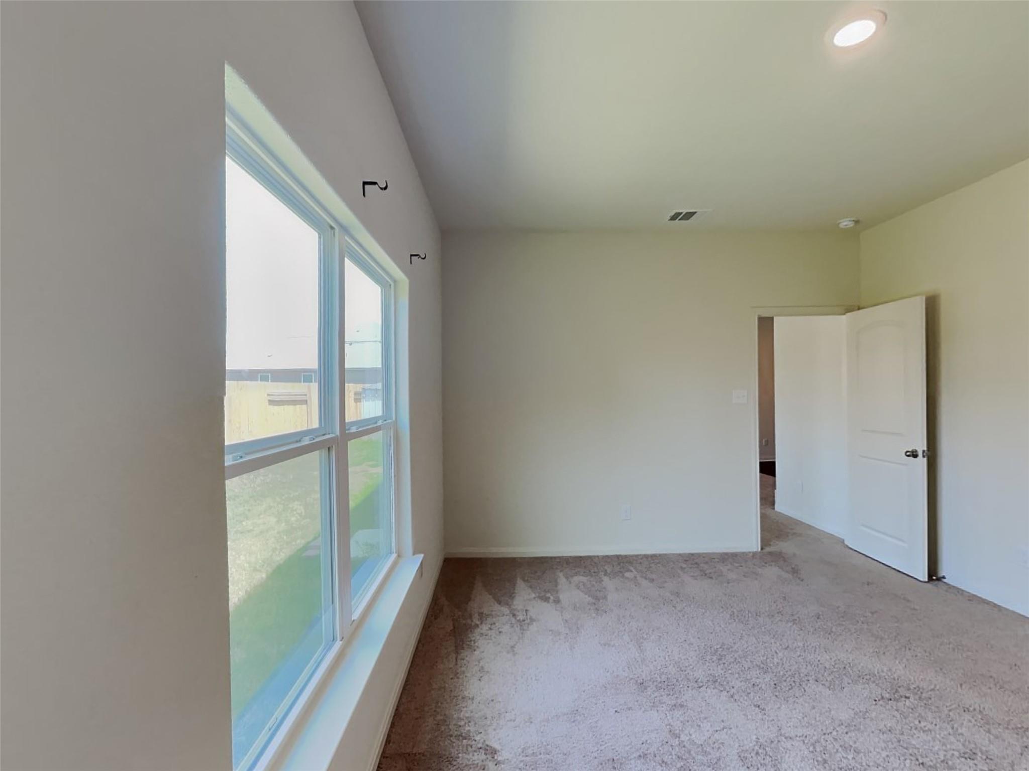 105 Pettigrew Ct, Jarrell, TX 76537