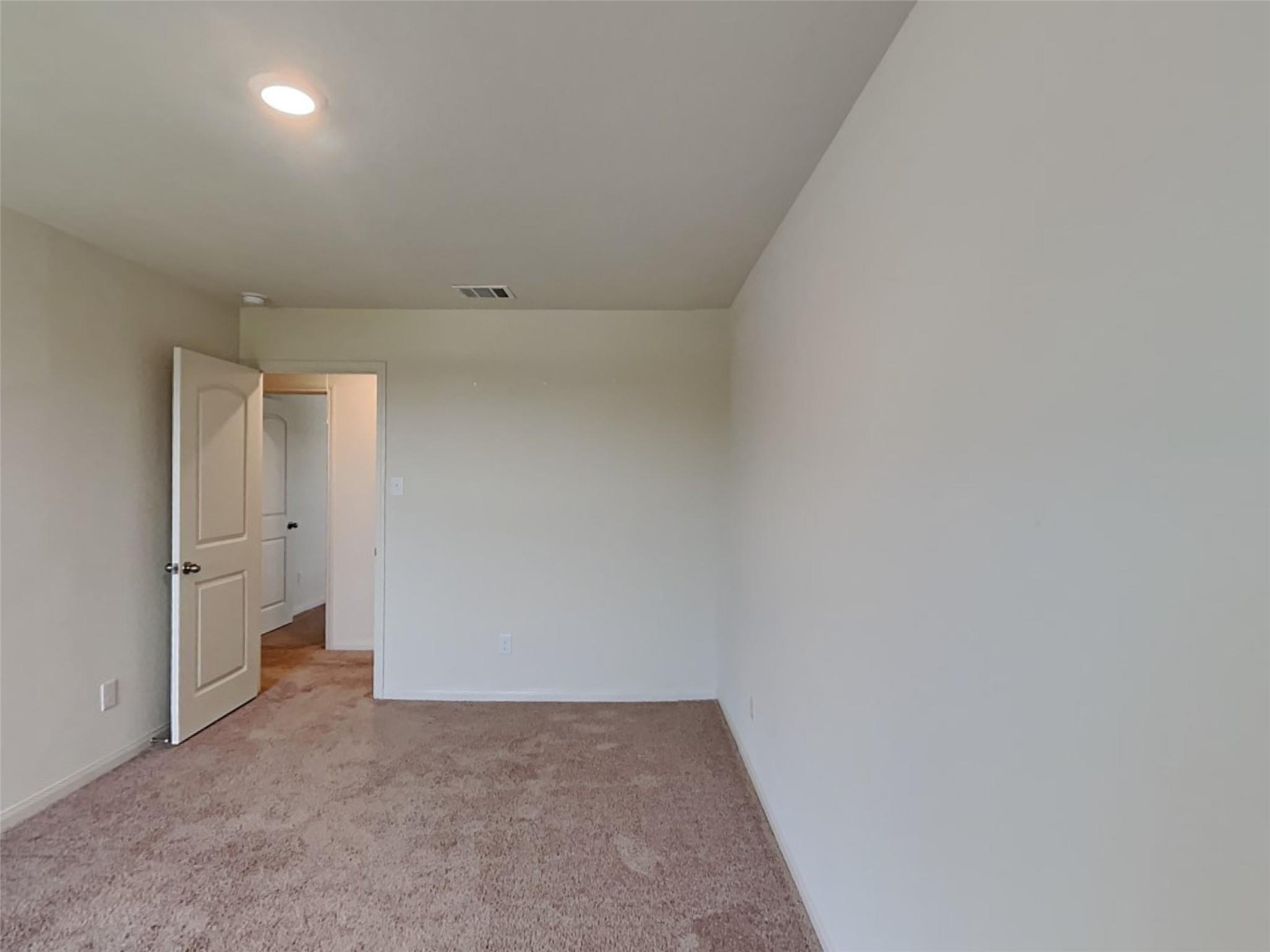 105 Pettigrew Ct, Jarrell, TX 76537