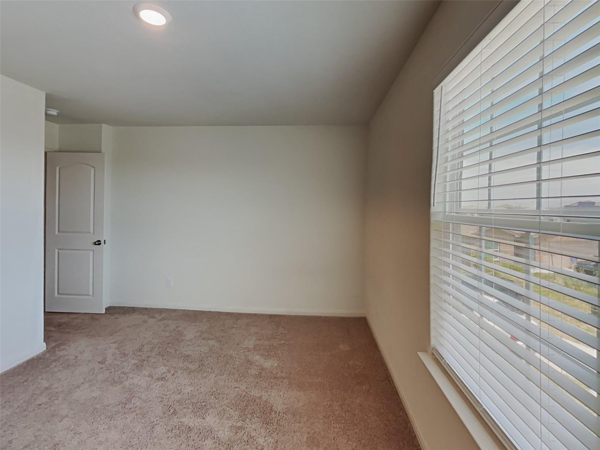 105 Pettigrew Ct, Jarrell, TX 76537