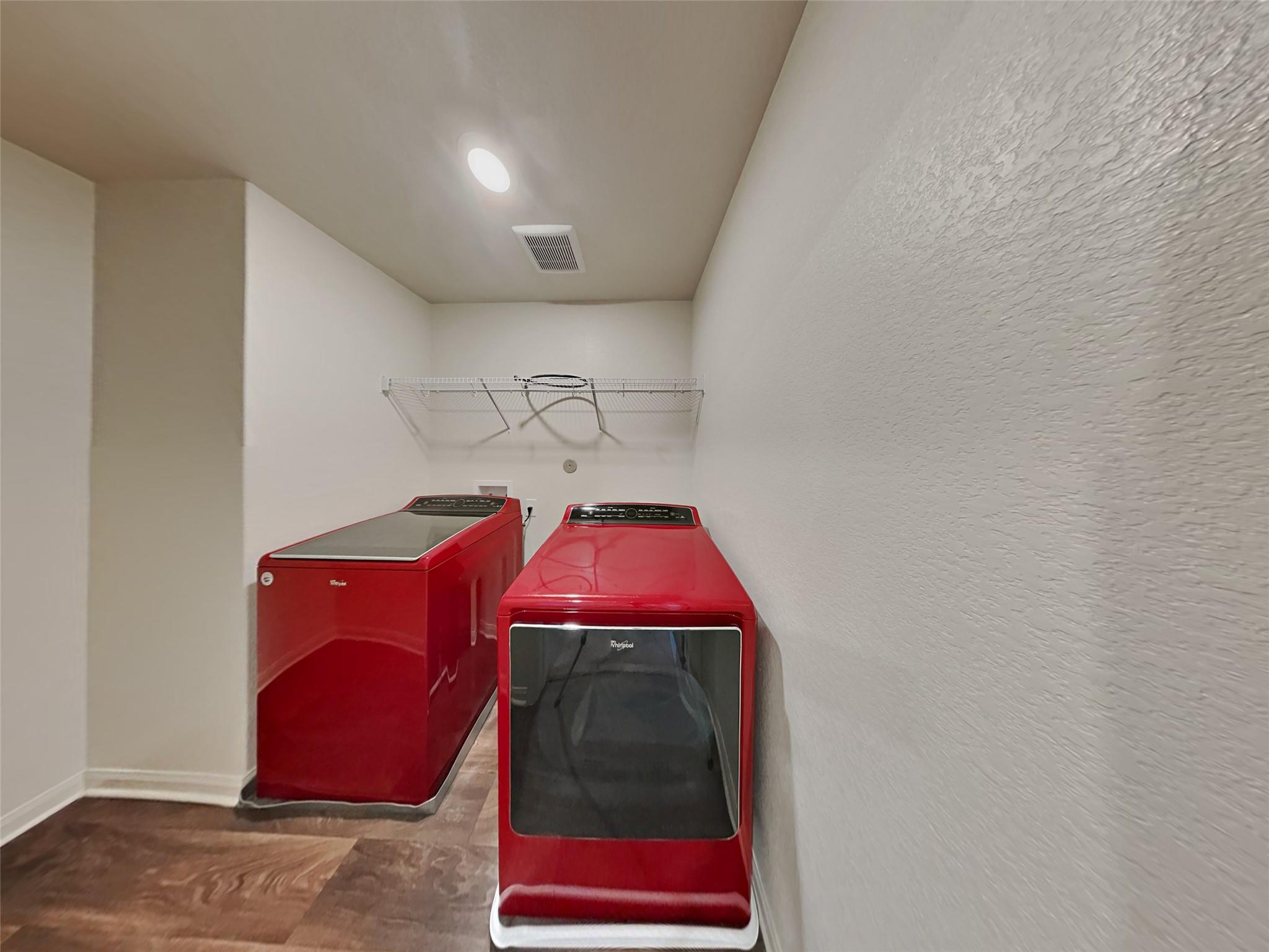 105 Pettigrew Ct, Jarrell, TX 76537