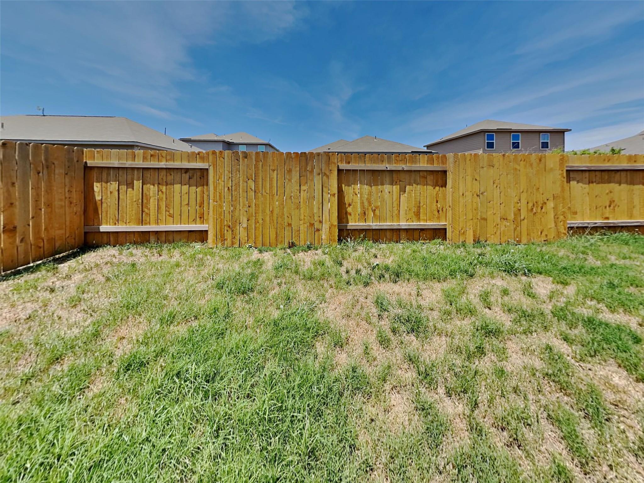 105 Pettigrew Ct, Jarrell, TX 76537