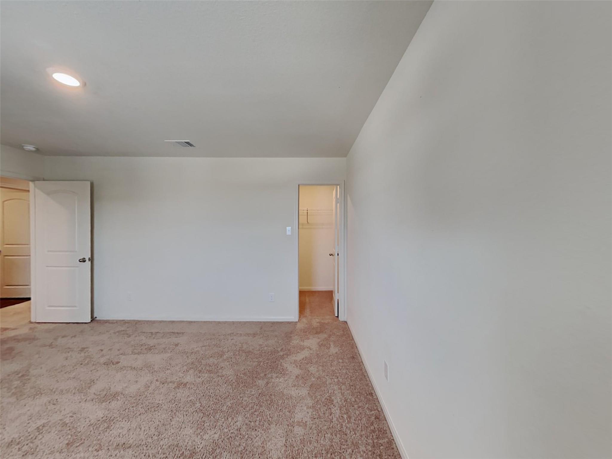 105 Pettigrew Ct, Jarrell, TX 76537