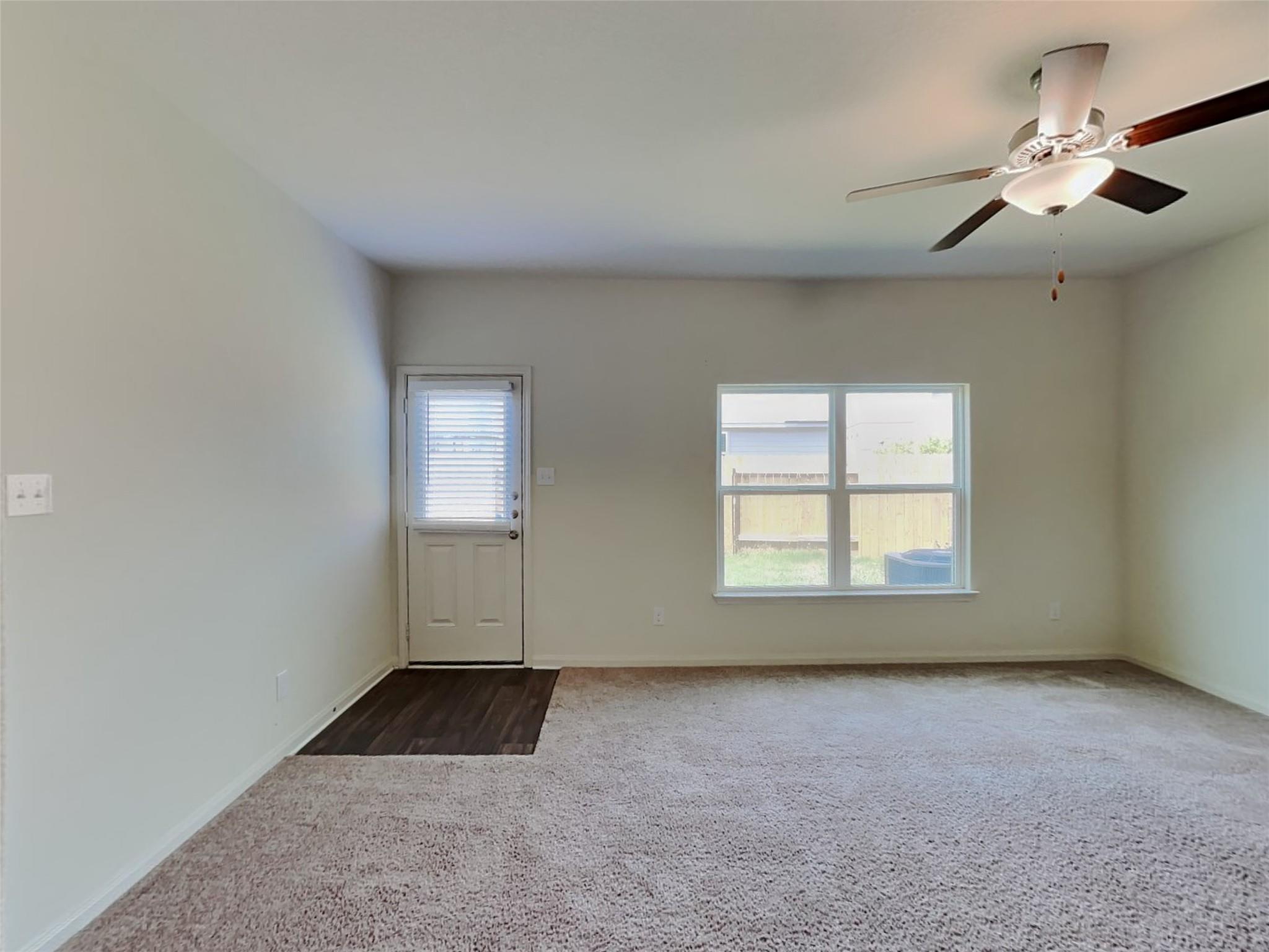 105 Pettigrew Ct, Jarrell, TX 76537