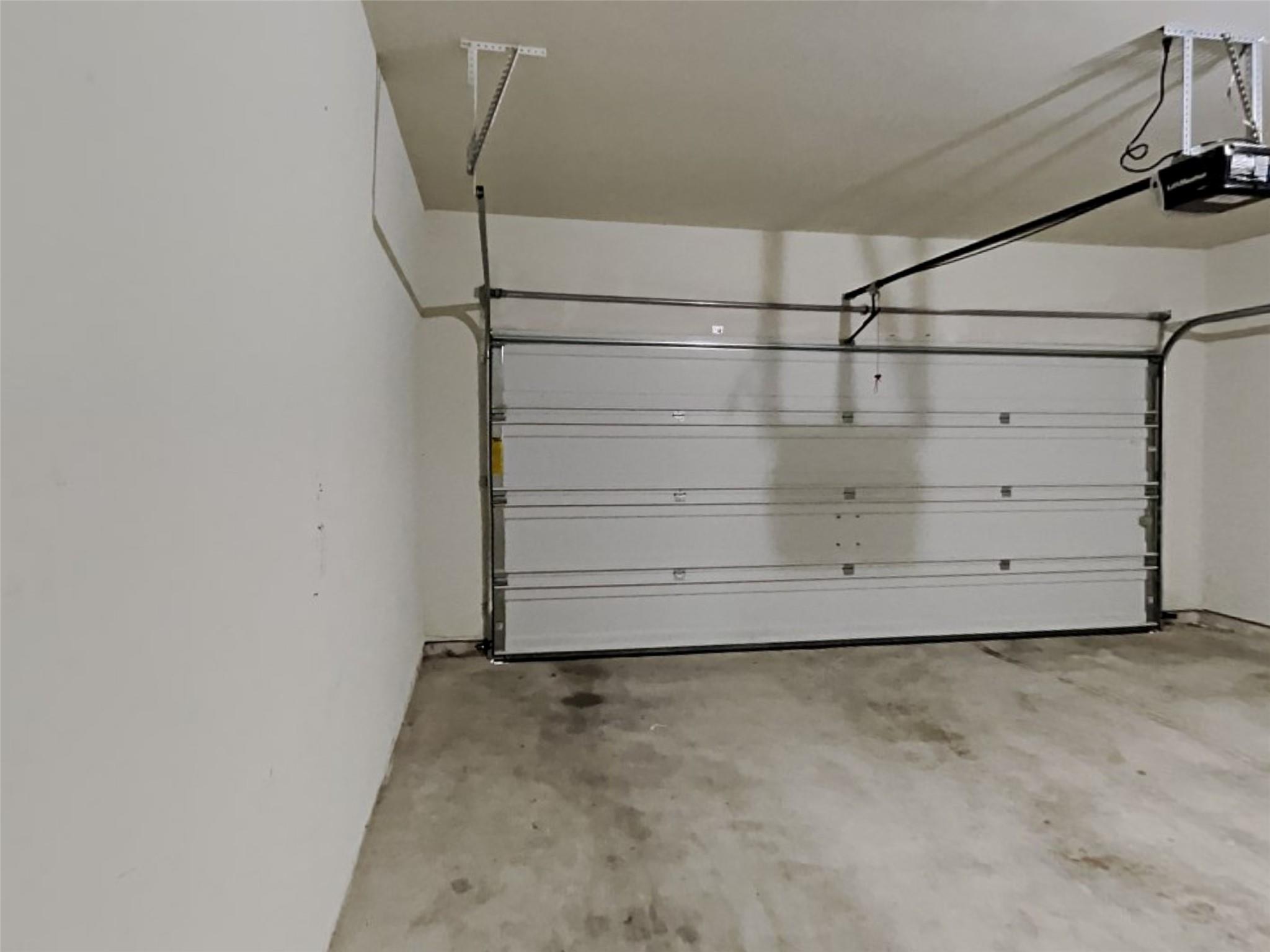 105 Pettigrew Ct, Jarrell, TX 76537