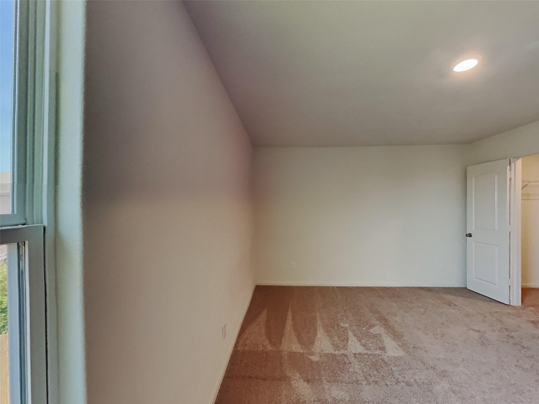 105 Pettigrew Ct, Jarrell, TX 76537