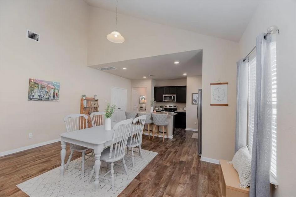 652 Donegal Ln, Georgetown, TX 78626