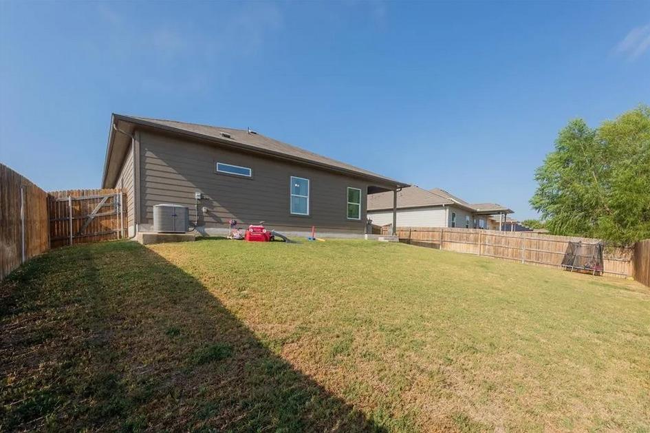 652 Donegal Ln, Georgetown, TX 78626