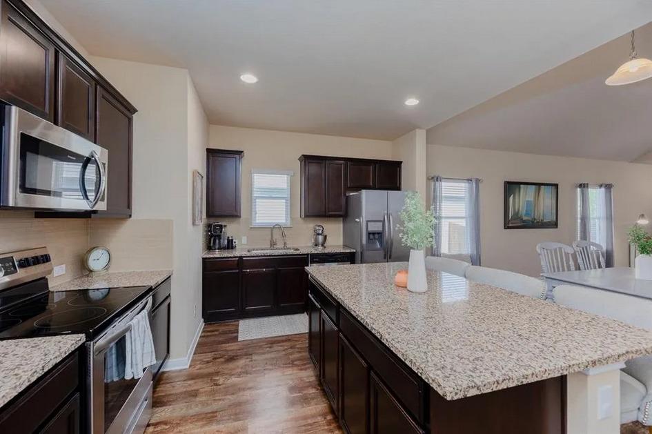 652 Donegal Ln, Georgetown, TX 78626