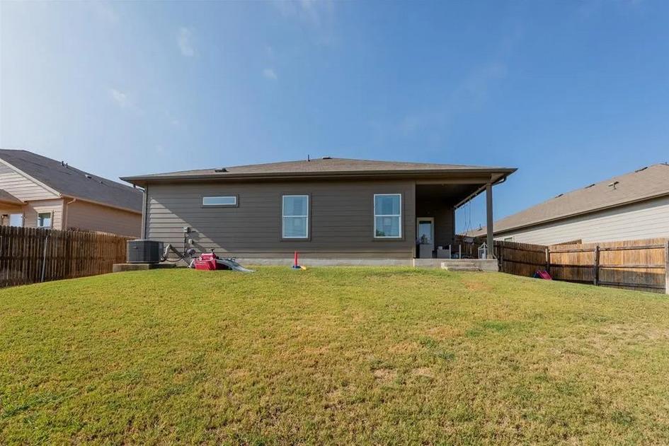 652 Donegal Ln, Georgetown, TX 78626