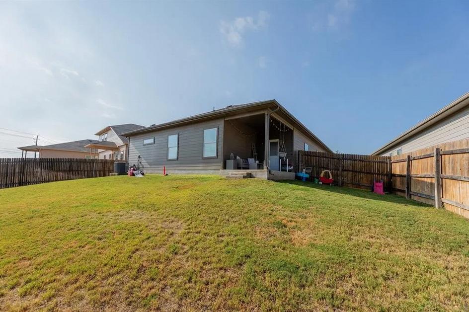 652 Donegal Ln, Georgetown, TX 78626