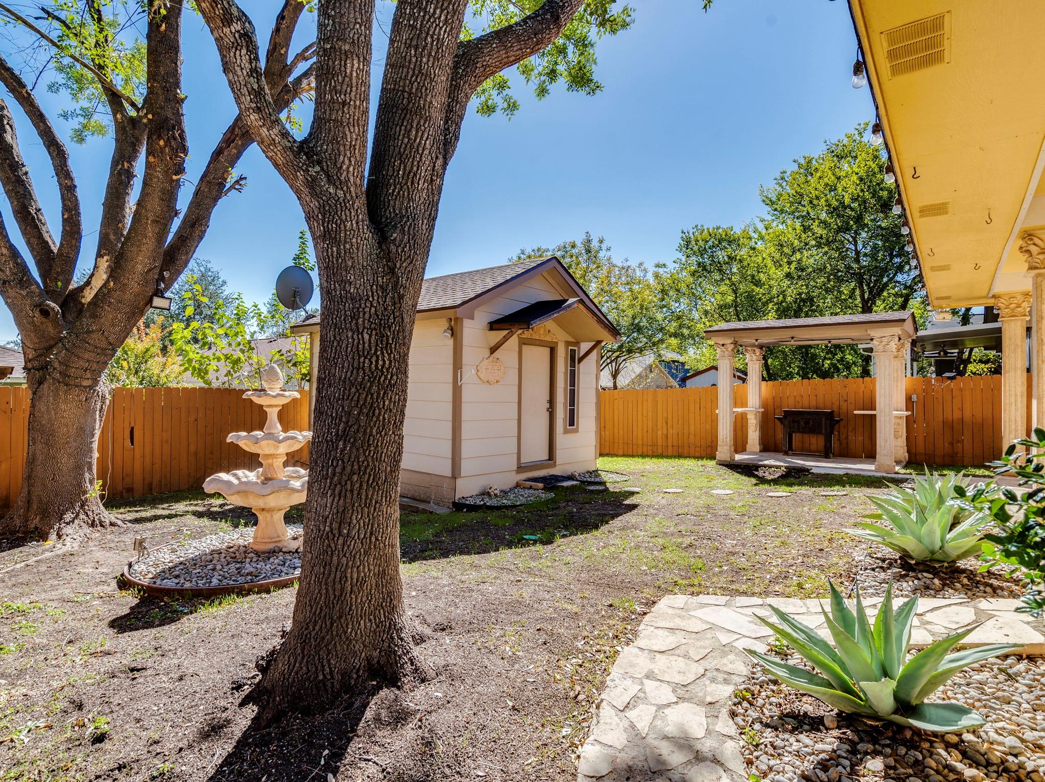 824 Whitehall Dr, Pflugerville, TX 78660