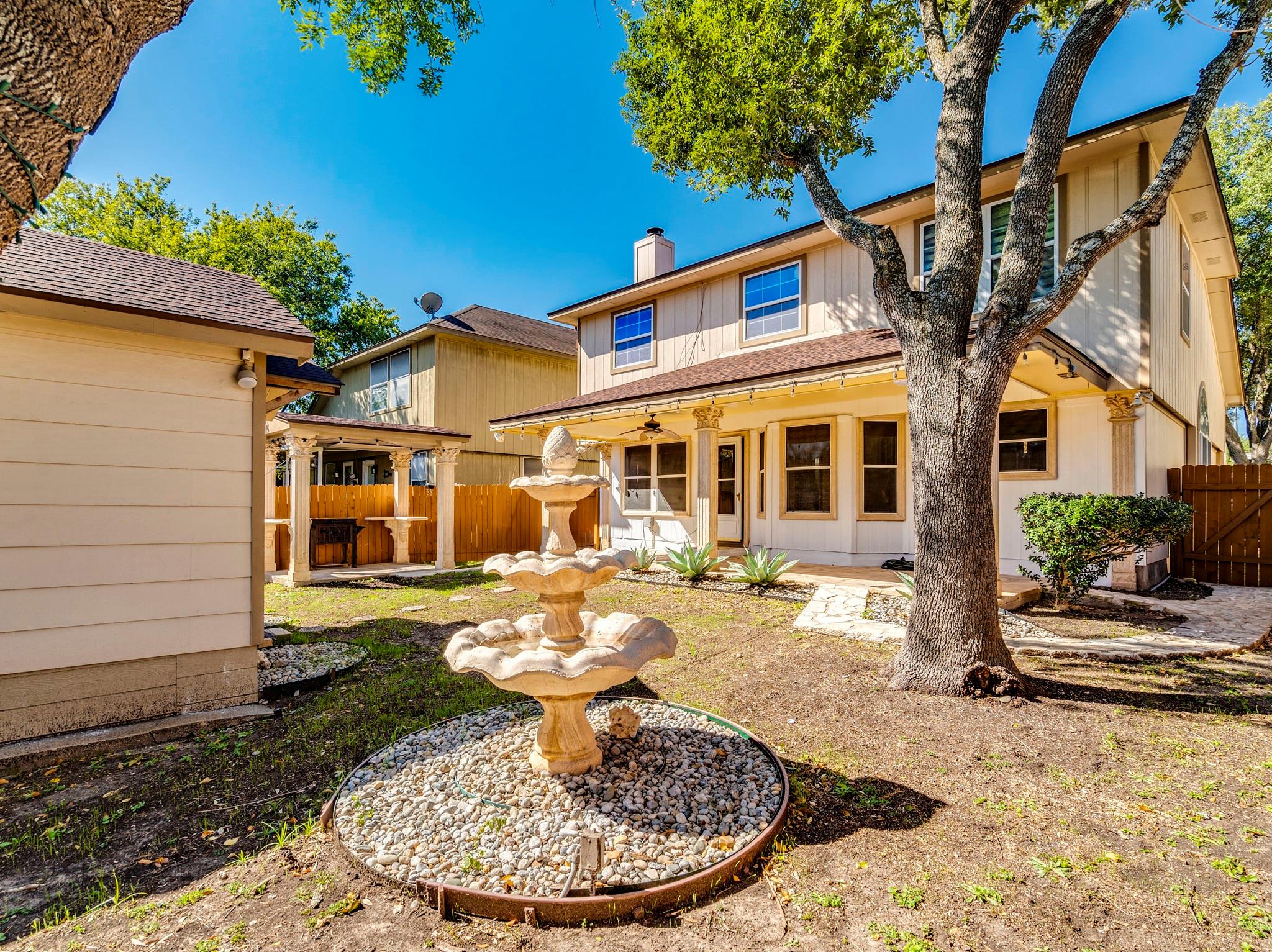 824 Whitehall Dr, Pflugerville, TX 78660