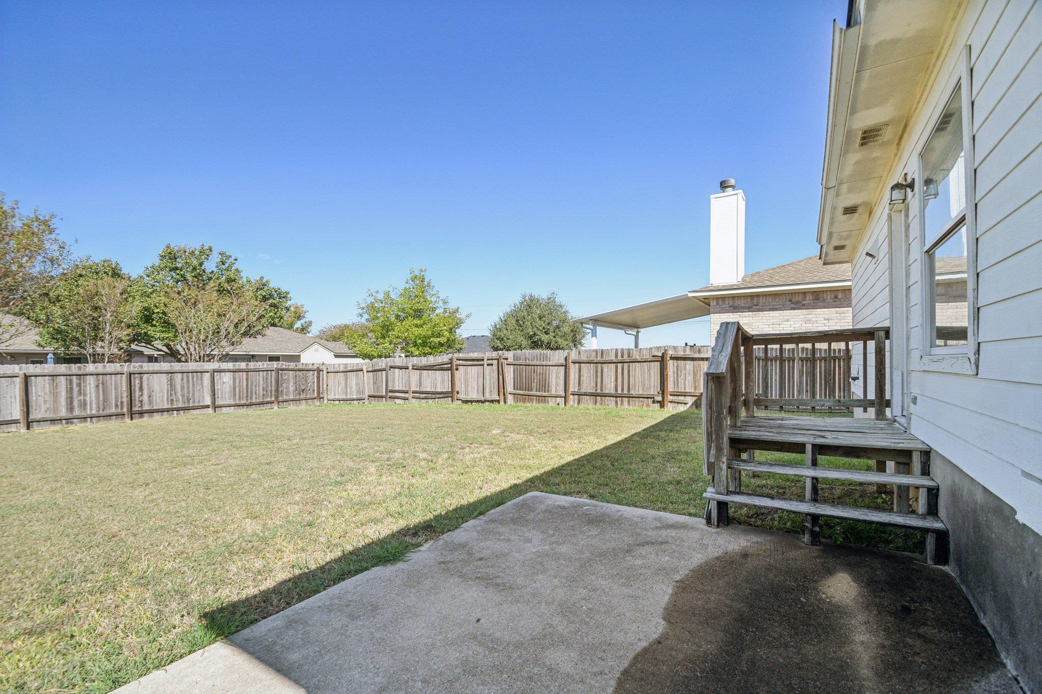 106 Cavalry Trl, Elgin, TX 78621