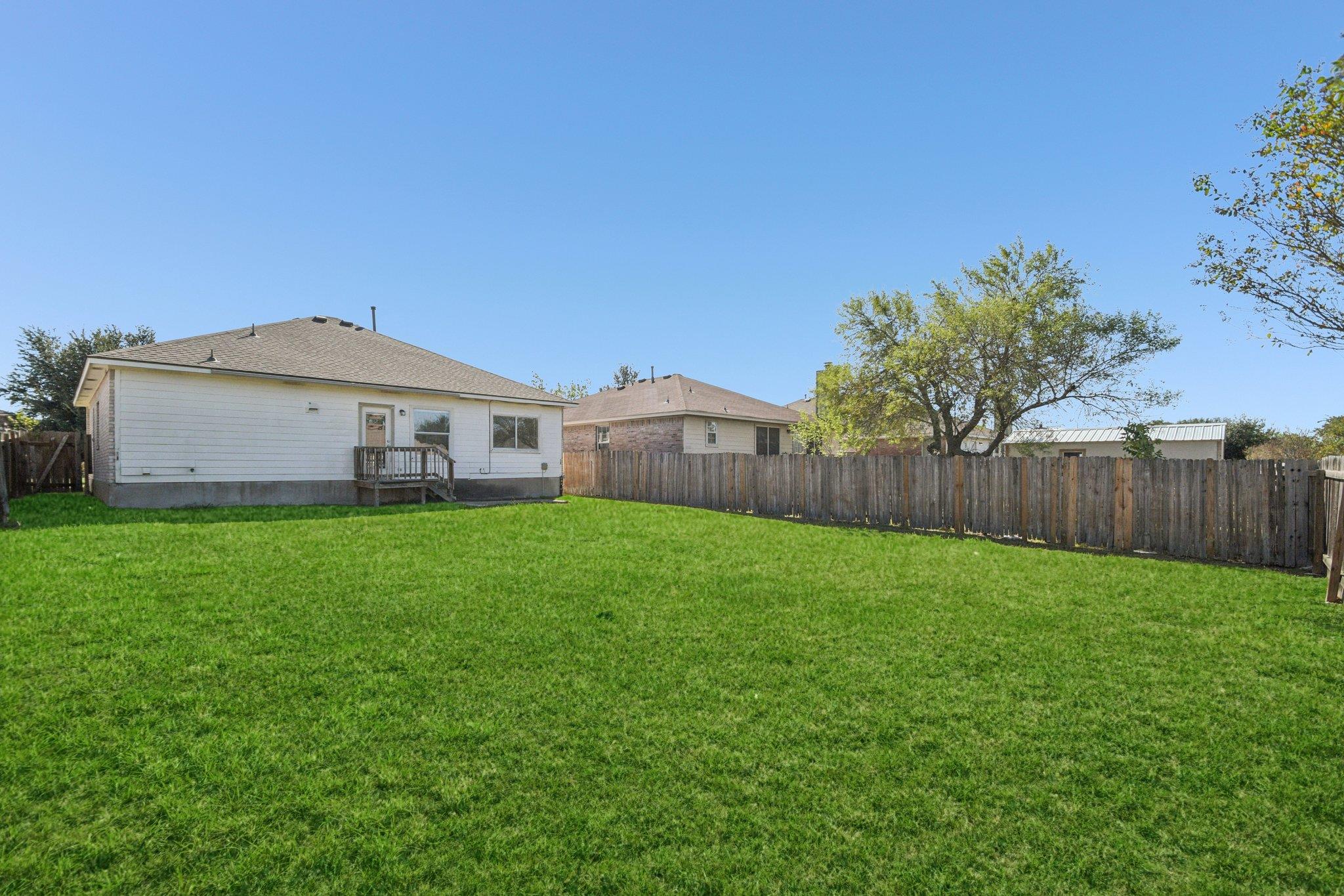 106 Cavalry Trl, Elgin, TX 78621