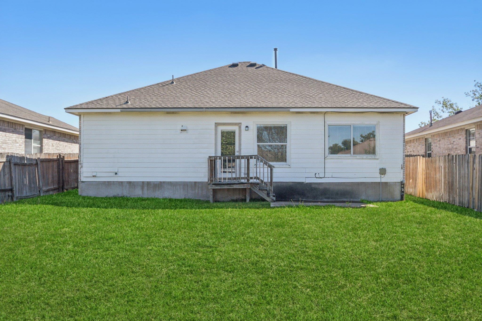 106 Cavalry Trl, Elgin, TX 78621