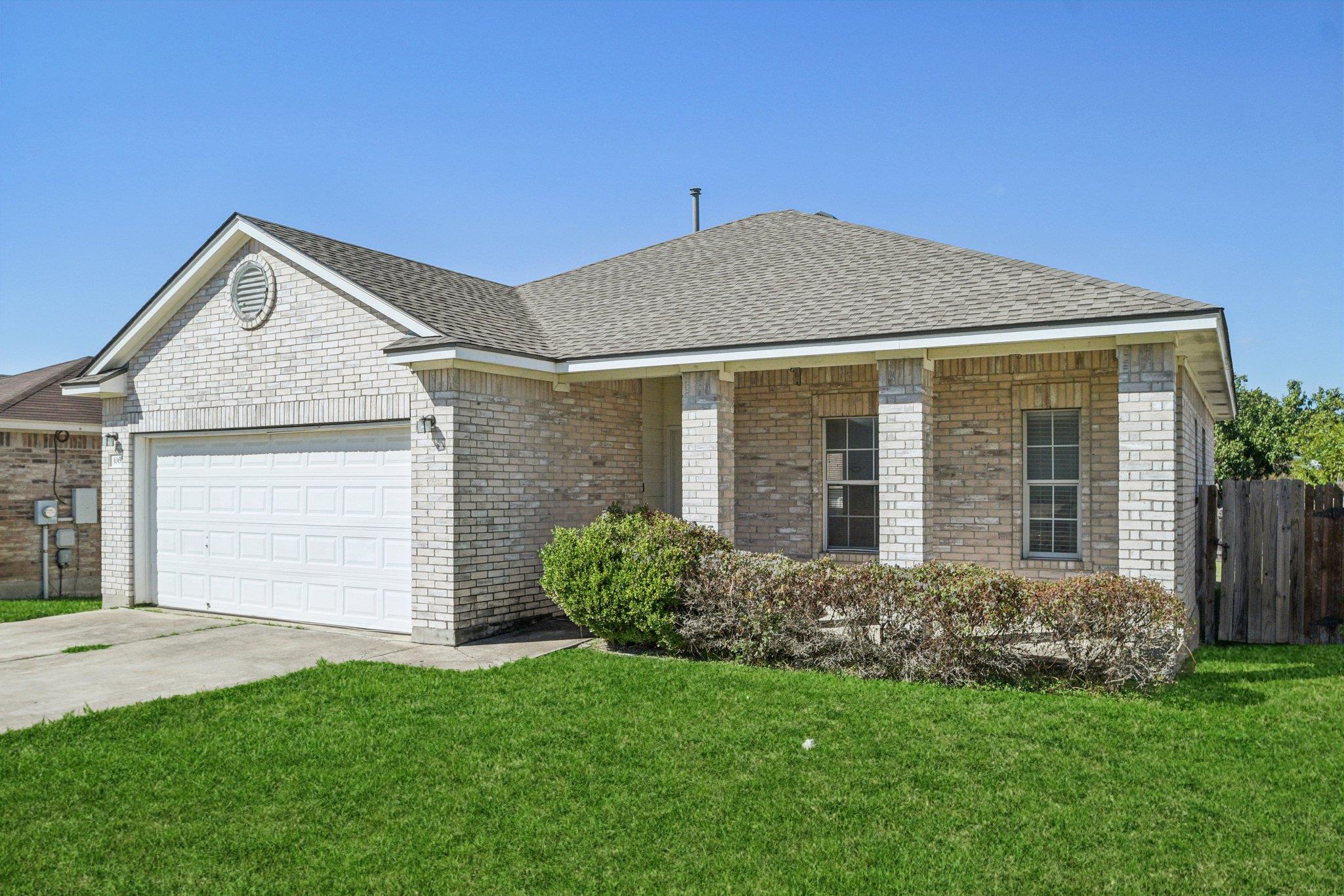 106 Cavalry Trl, Elgin, TX 78621