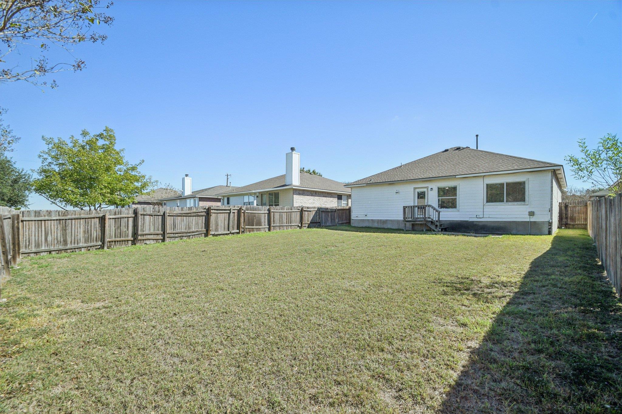 106 Cavalry Trl, Elgin, TX 78621