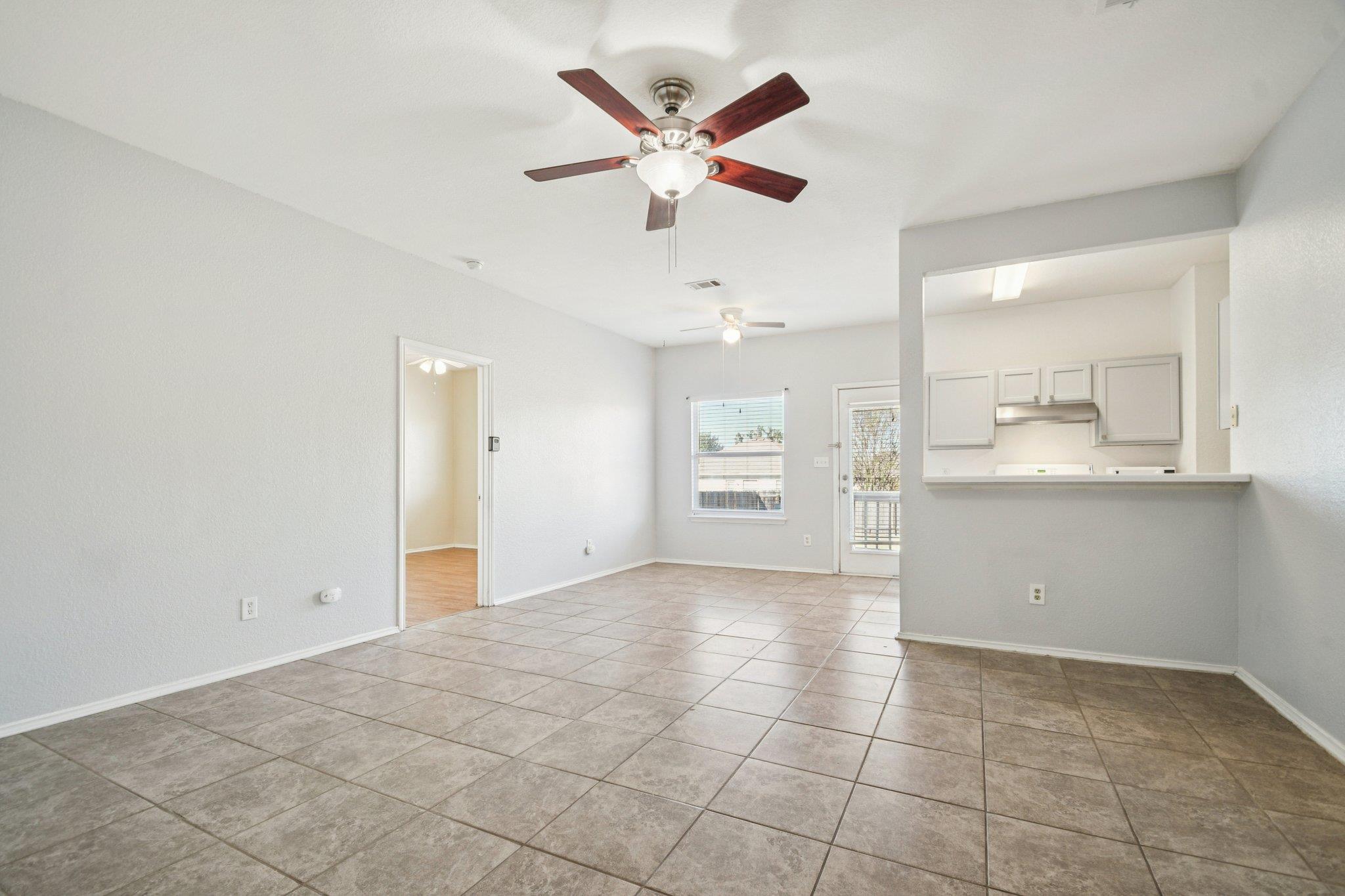 106 Cavalry Trl, Elgin, TX 78621