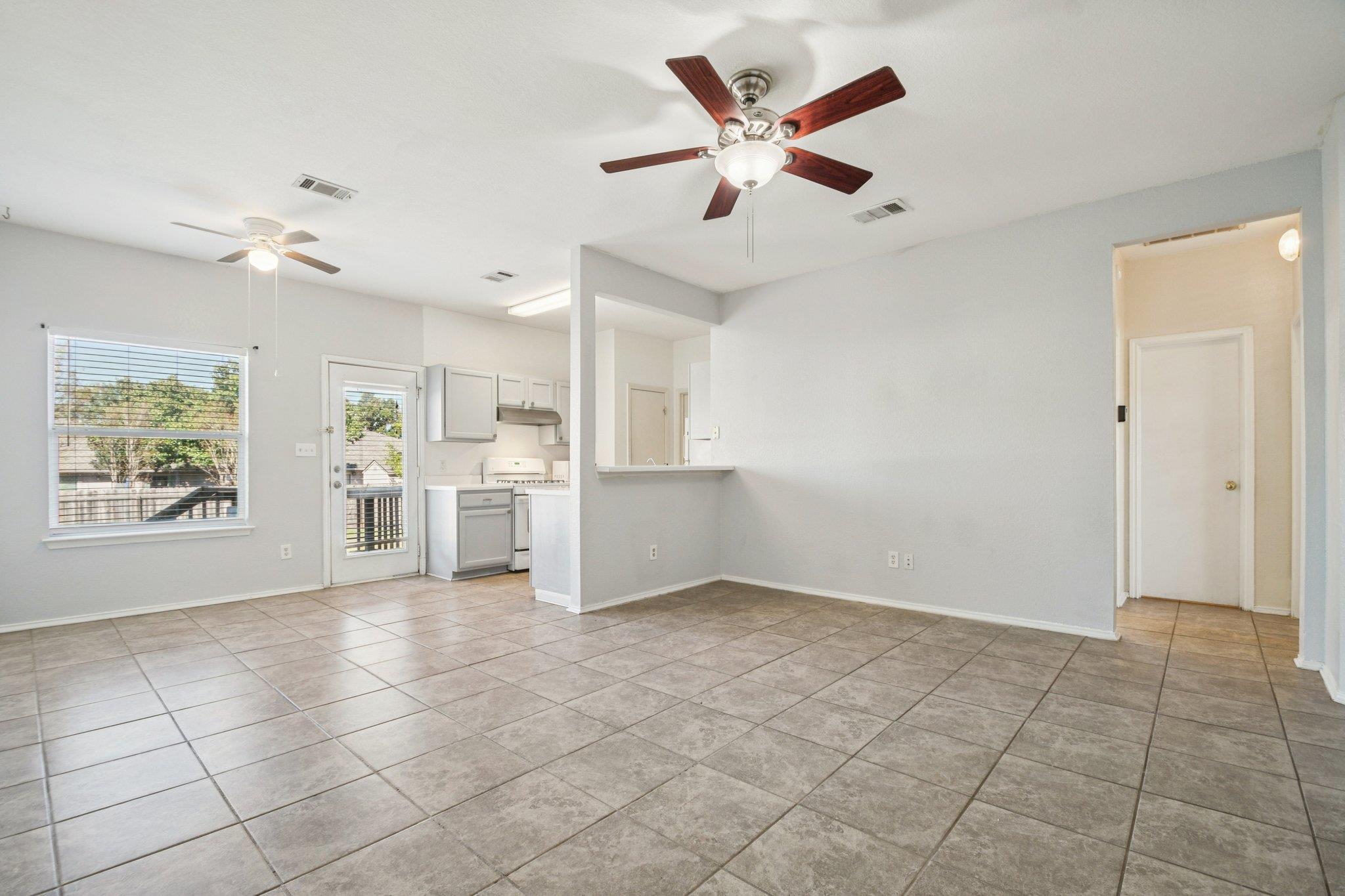 106 Cavalry Trl, Elgin, TX 78621