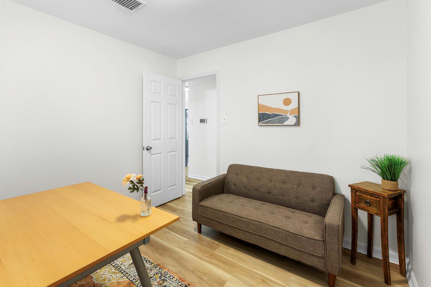 10406 Sentenal Dr, Austin, TX 78748