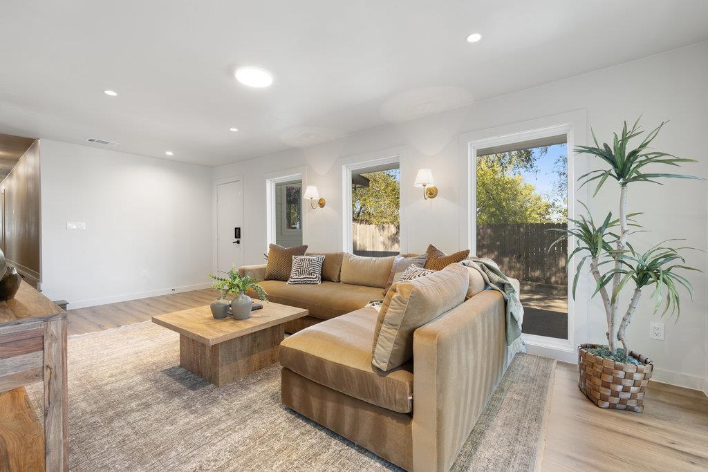 1505 Summit St, Austin, TX 78741