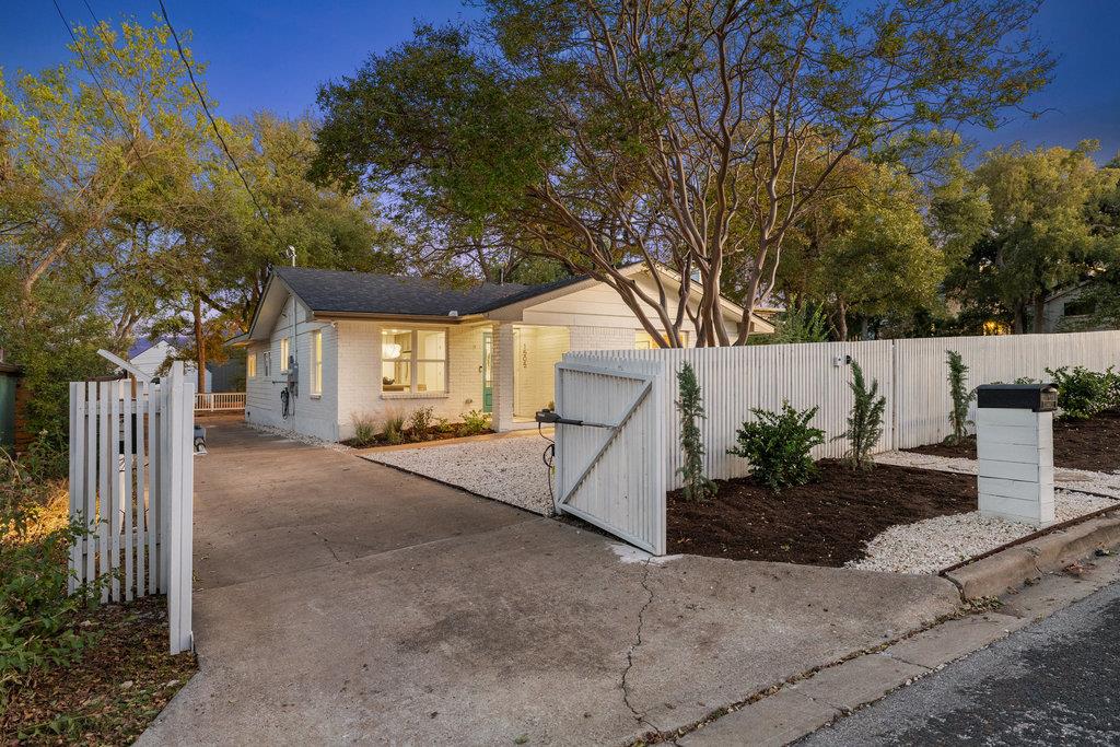 1505 Summit St, Austin, TX 78741