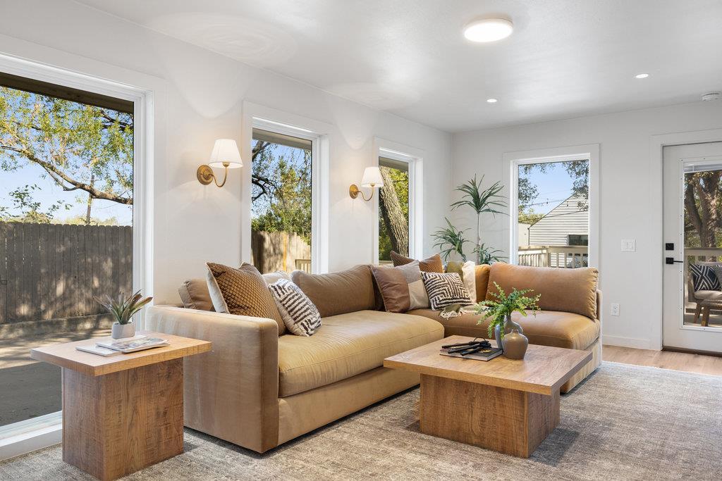 1505 Summit St, Austin, TX 78741