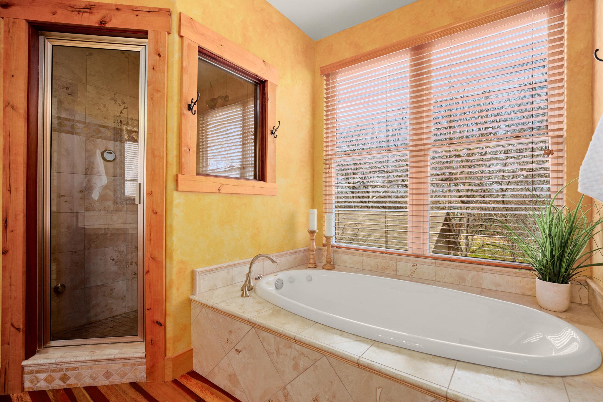 912 E E. 51st St, Austin, TX 78751