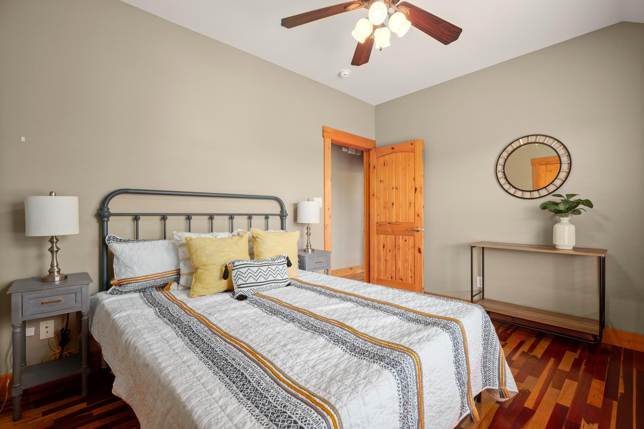 912 E E. 51st St, Austin, TX 78751