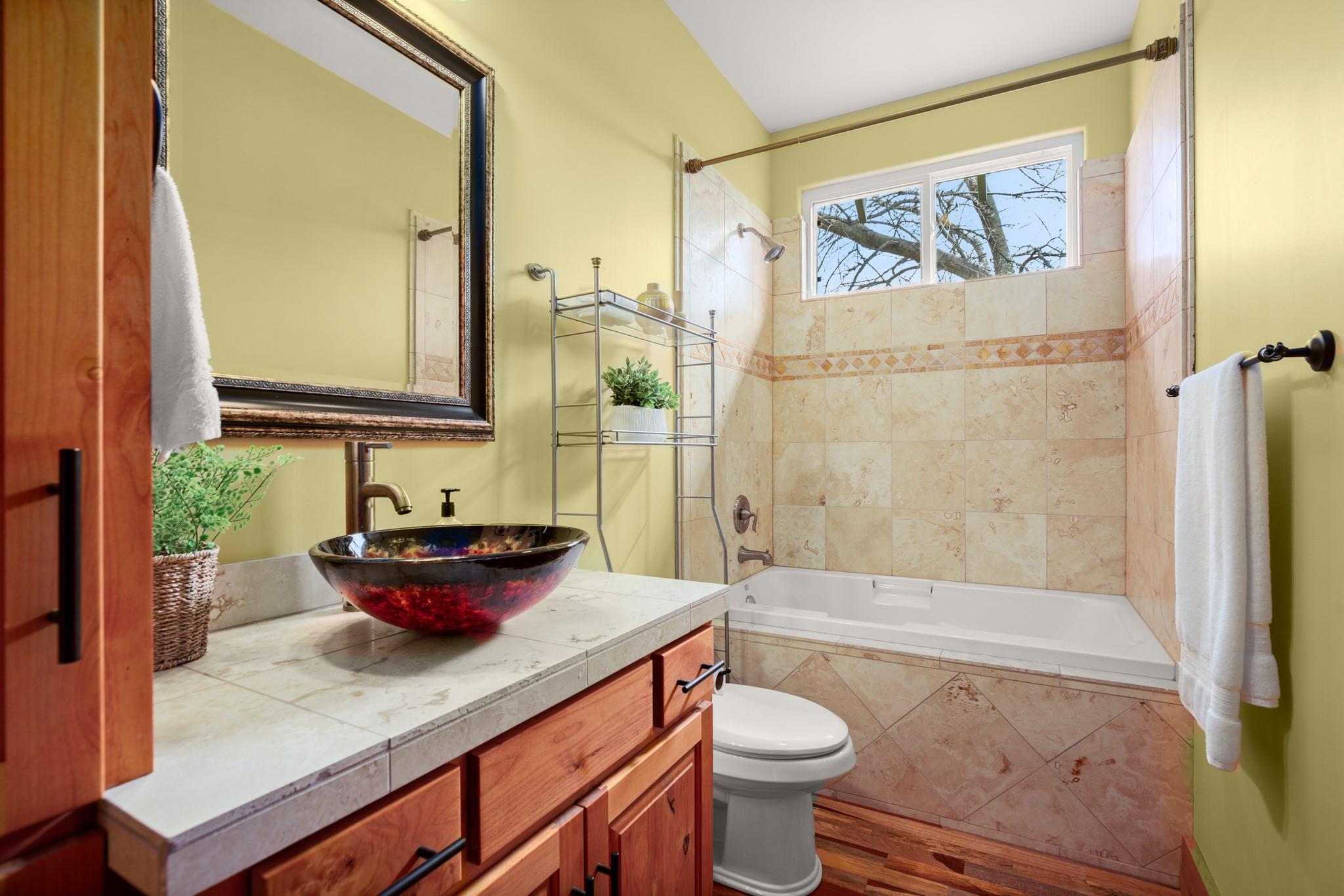 912 E E. 51st St, Austin, TX 78751