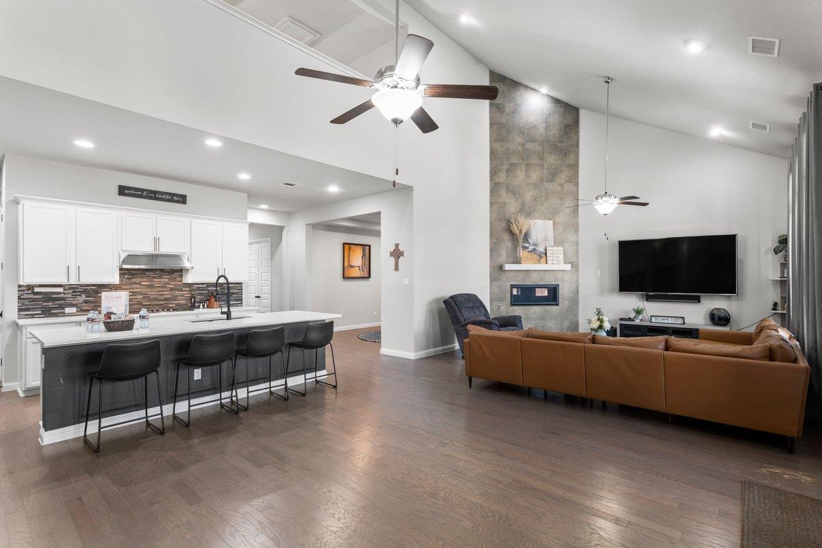 4212 Dutchman Dr, Pflugerville, TX 78660