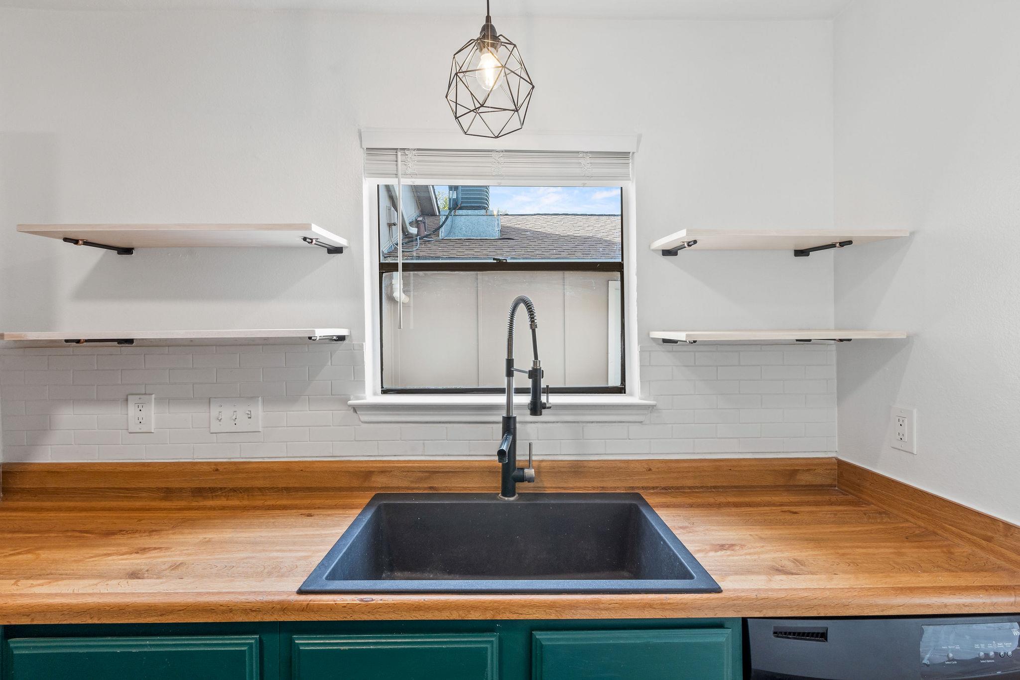 1712 Timber Ridge Rd, Austin, TX 78741