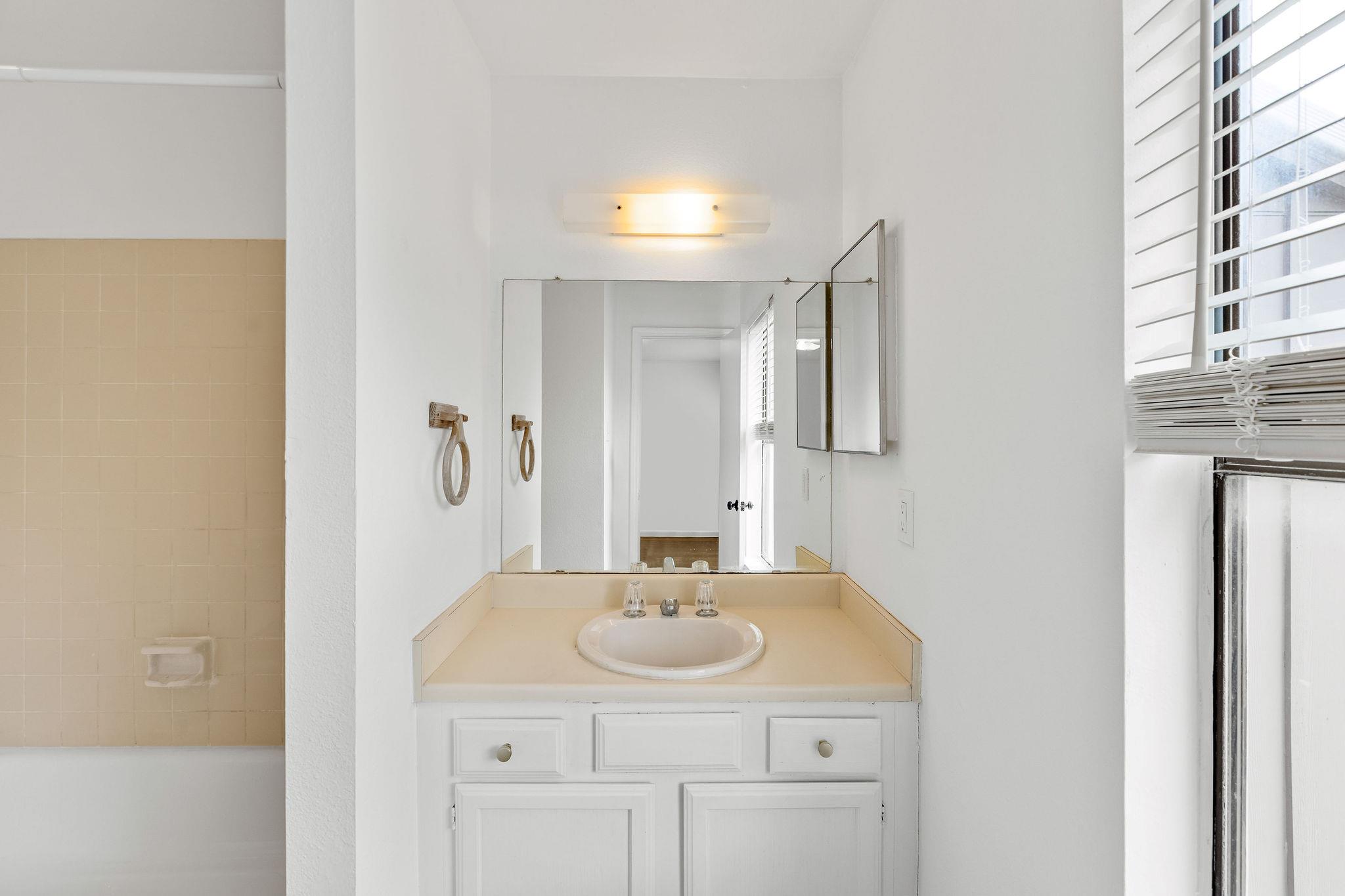 1712 Timber Ridge Rd, Austin, TX 78741