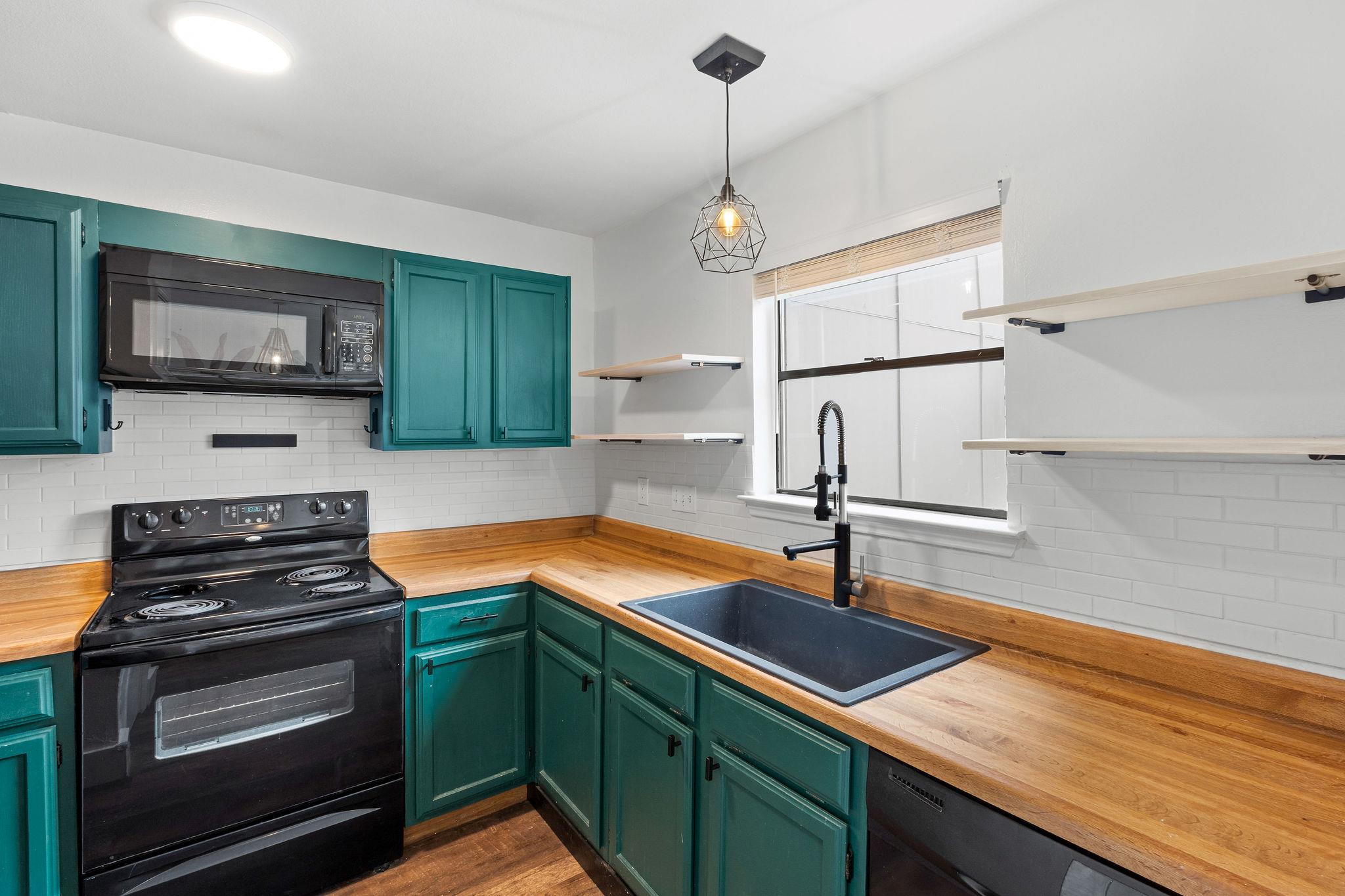 1712 Timber Ridge Rd, Austin, TX 78741