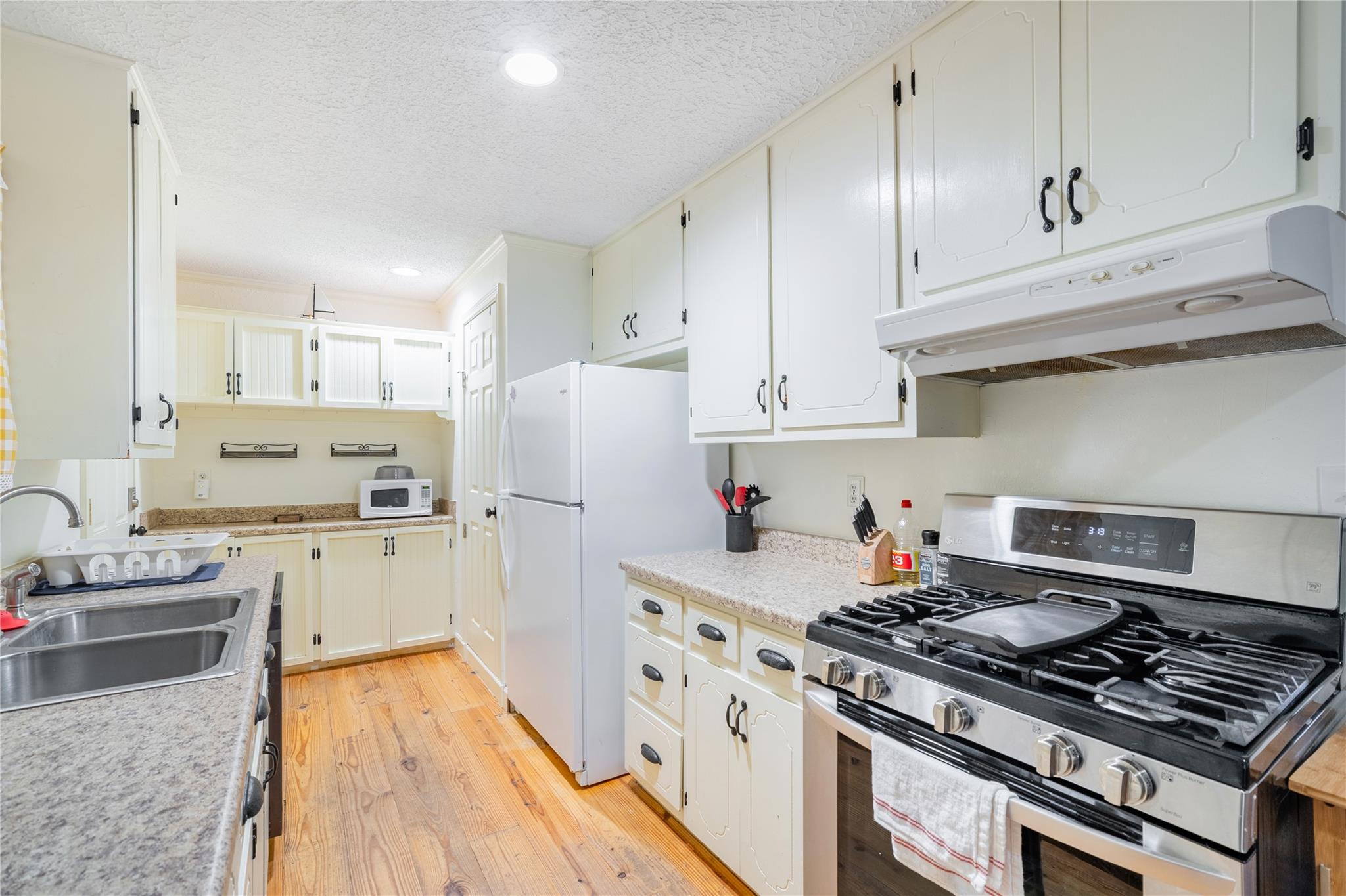 250 Mikes Way, Leander, TX 78641