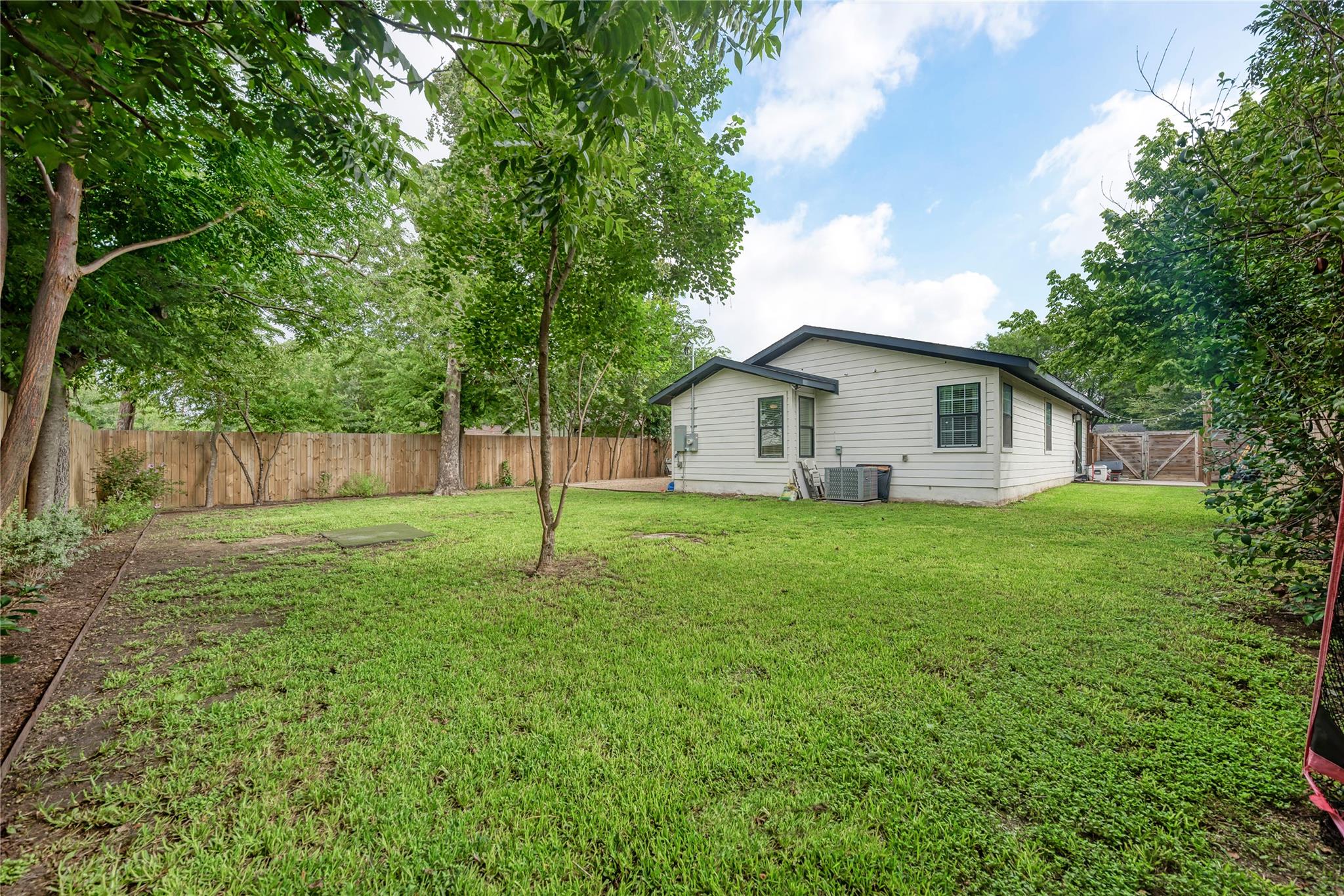 1607 Sweetbriar Ave, Austin, TX 78723