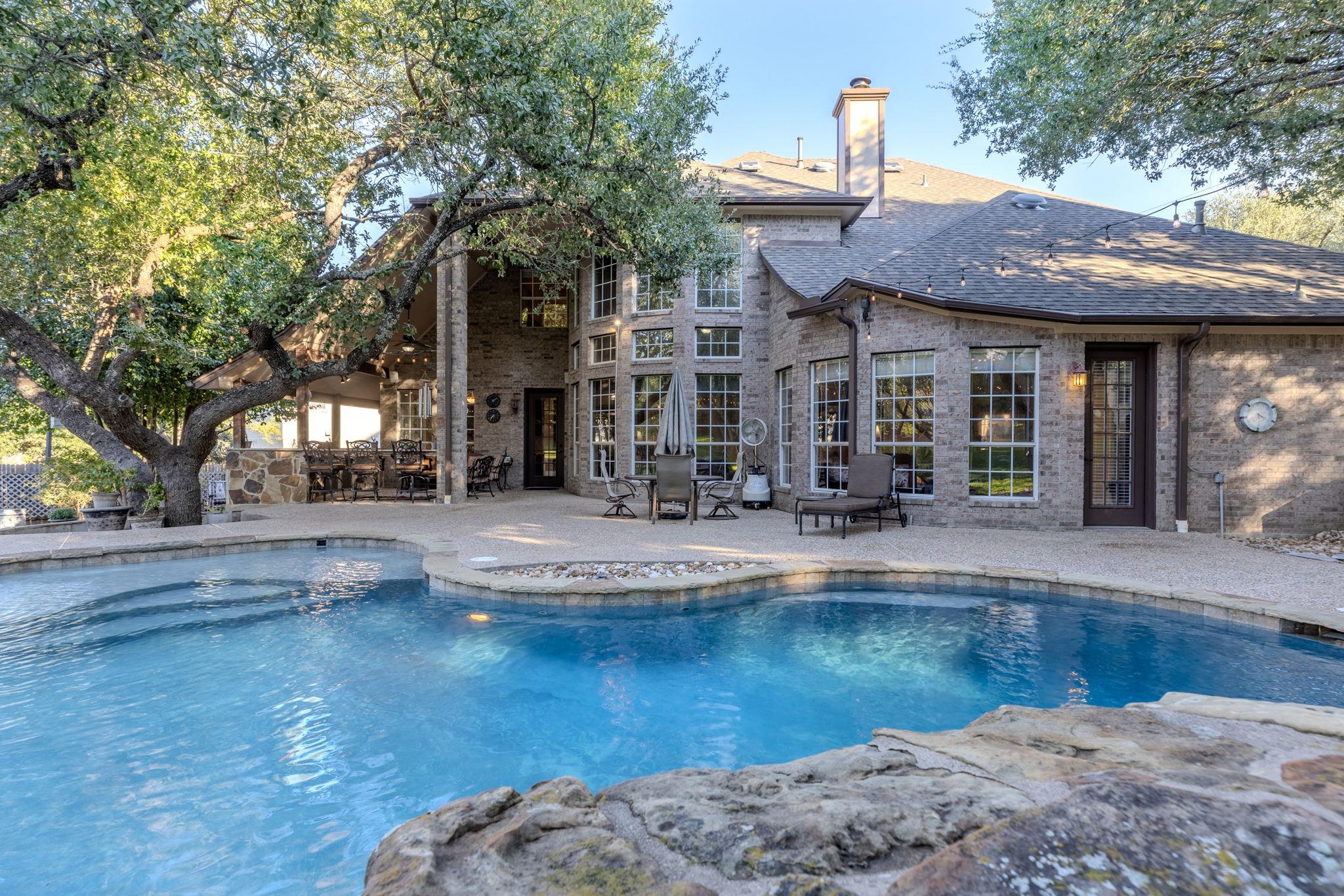 908 Golden Bear Cv, Round Rock, TX 78664