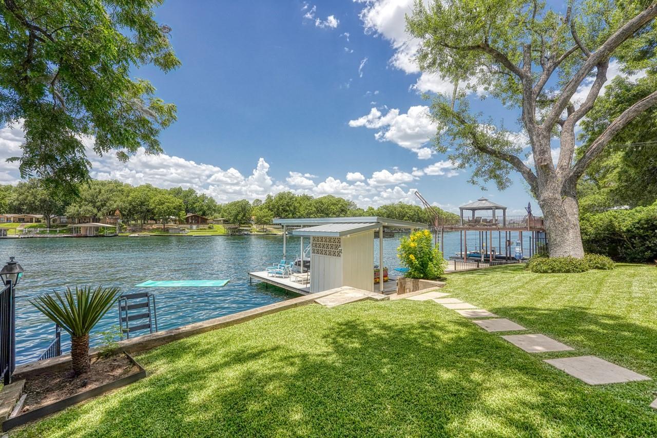 1304 S Lakeside Dr, Burnet, TX 78611