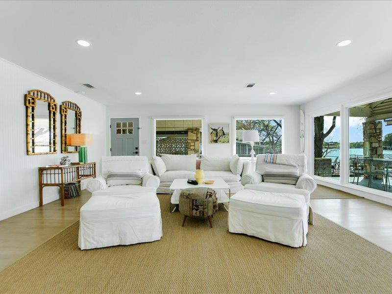 1304 S Lakeside Dr, Burnet, TX 78611