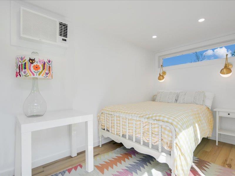 1304 S Lakeside Dr, Burnet, TX 78611