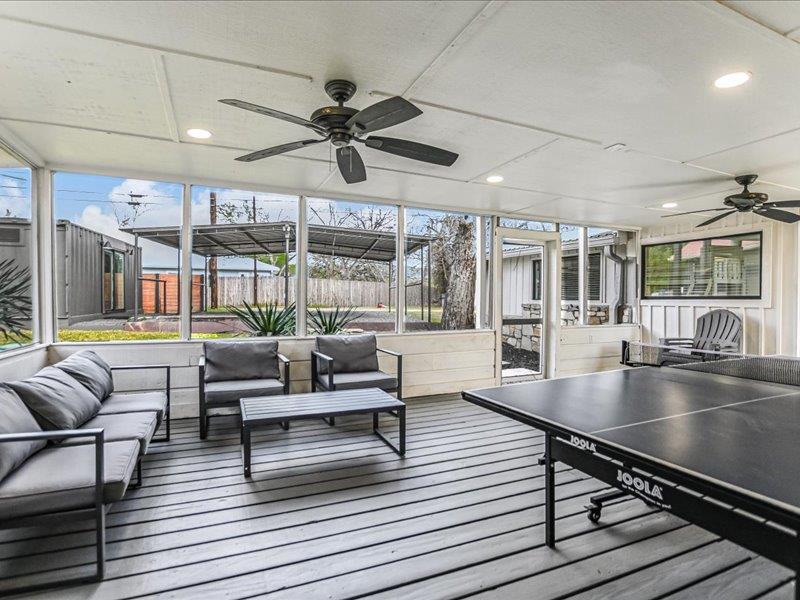 1304 S Lakeside Dr, Burnet, TX 78611