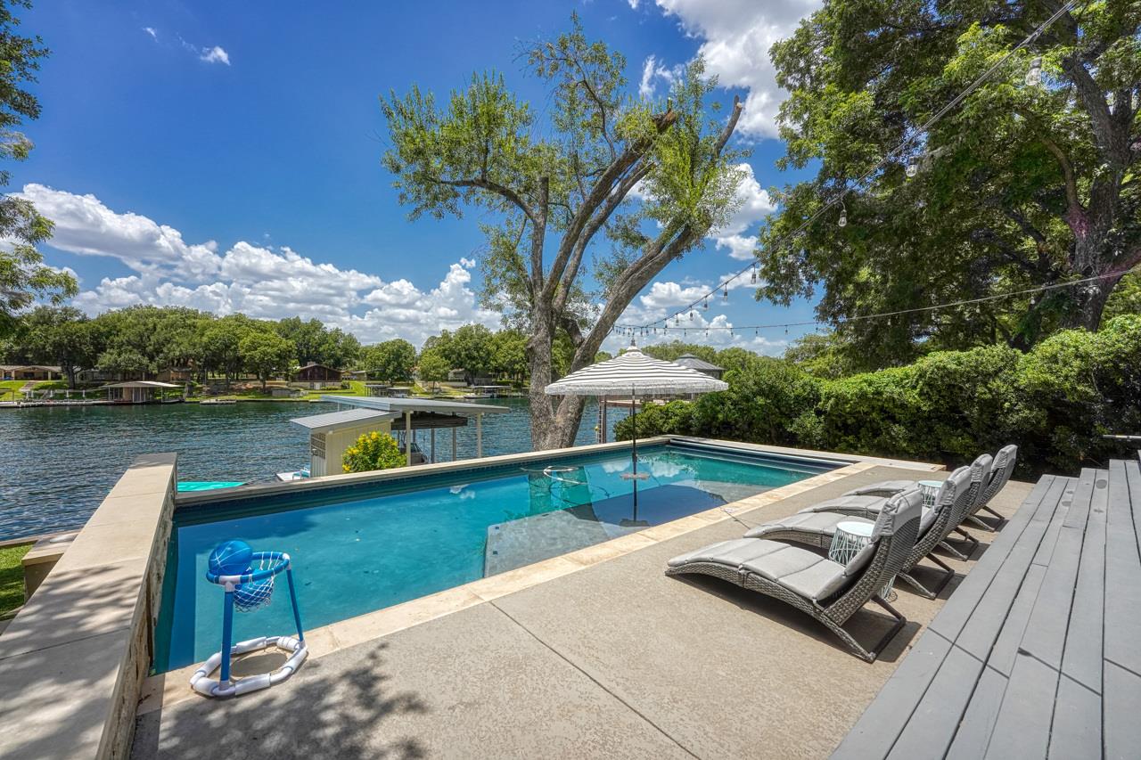 1304 S Lakeside Dr, Burnet, TX 78611